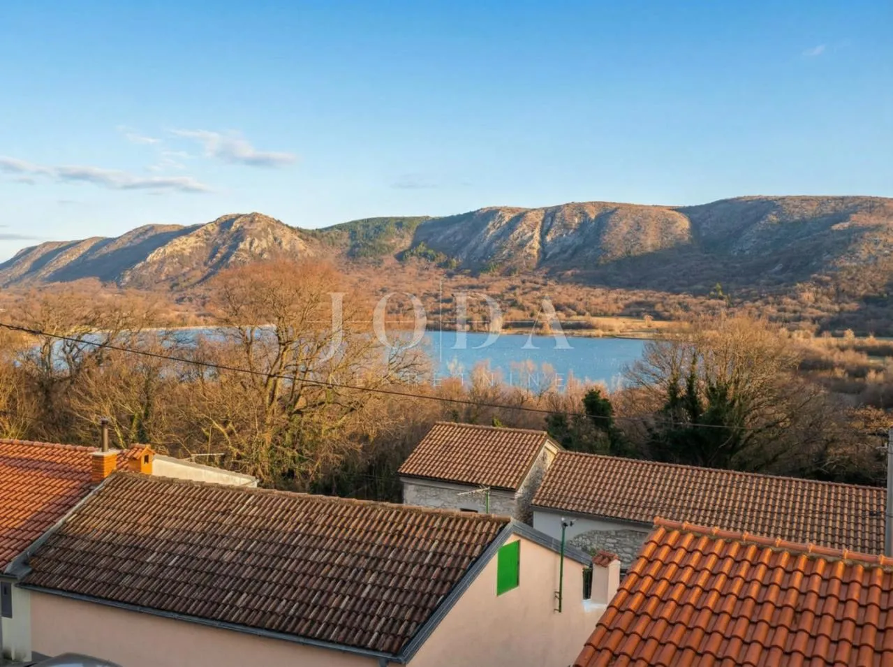 tribalj, autohtona kuća sa pogledom na jezero - slika 29