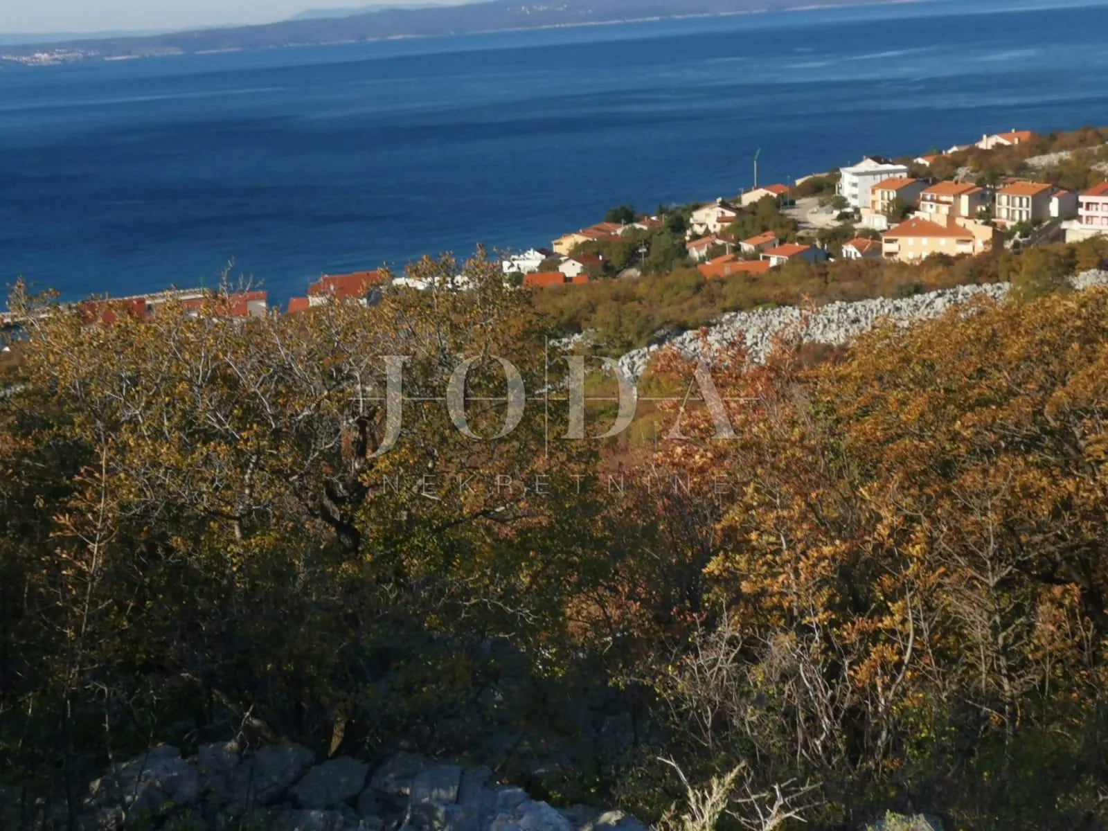 Klenovica građevinski teren sa panoramskim pogledom - Klenovica, Novi Vinodolski