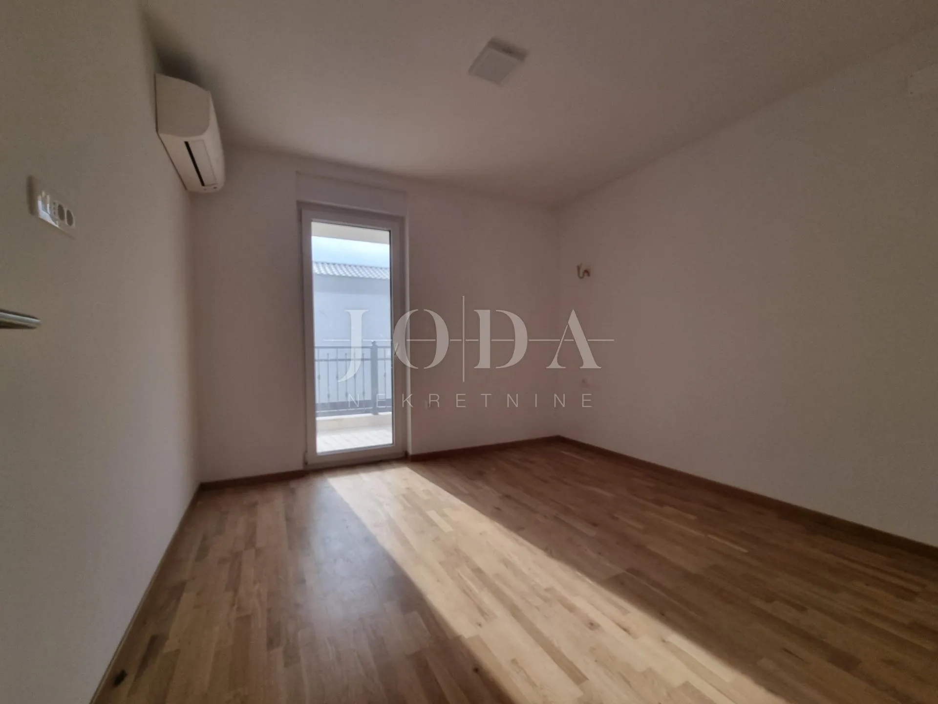 stan u novogradnji sa 2 balkona pogled more otok krk - slika 12