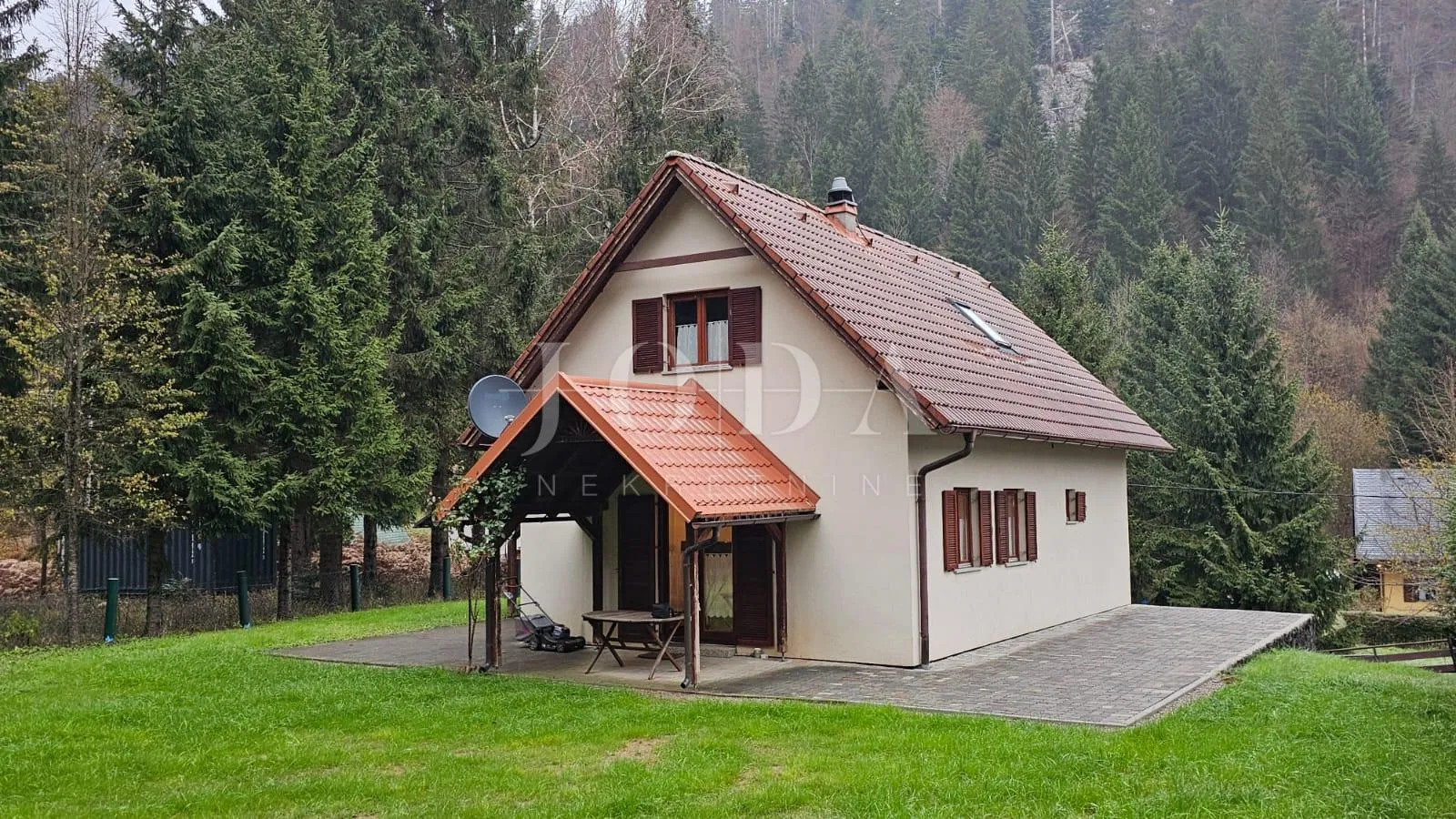 bjelolasica kuća na prodaju - slika 10