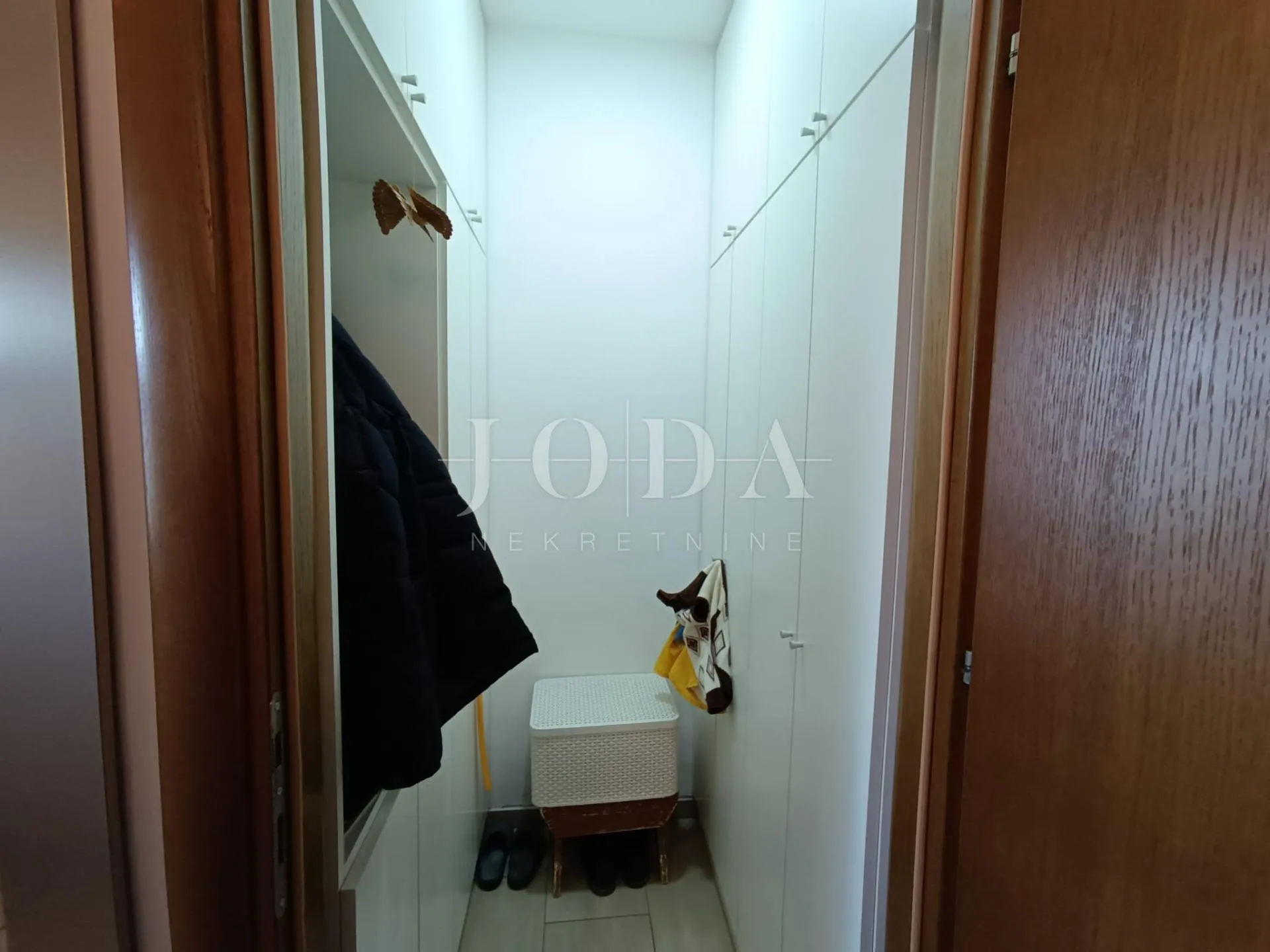 kuća u nizu s pogledom na more - slika 8