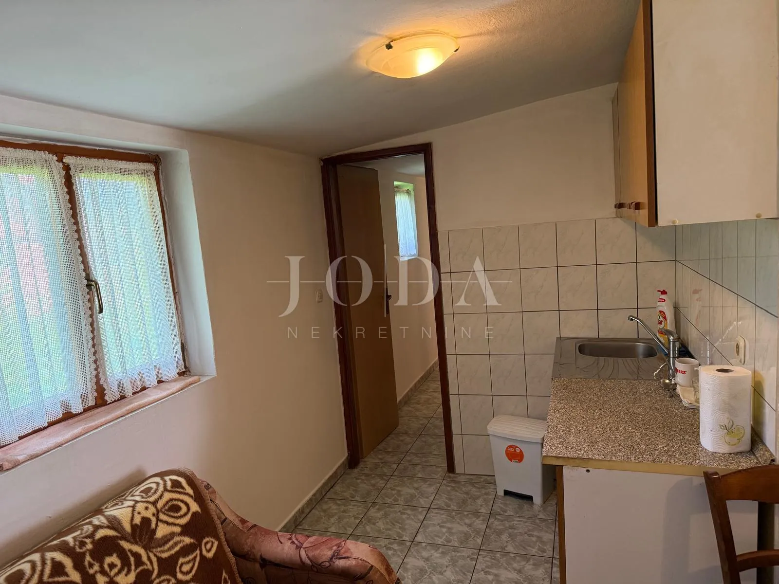 samostojeća prizemnica na mirnoj lokaciji s dodatnim objektom od 20 m² - slika 9