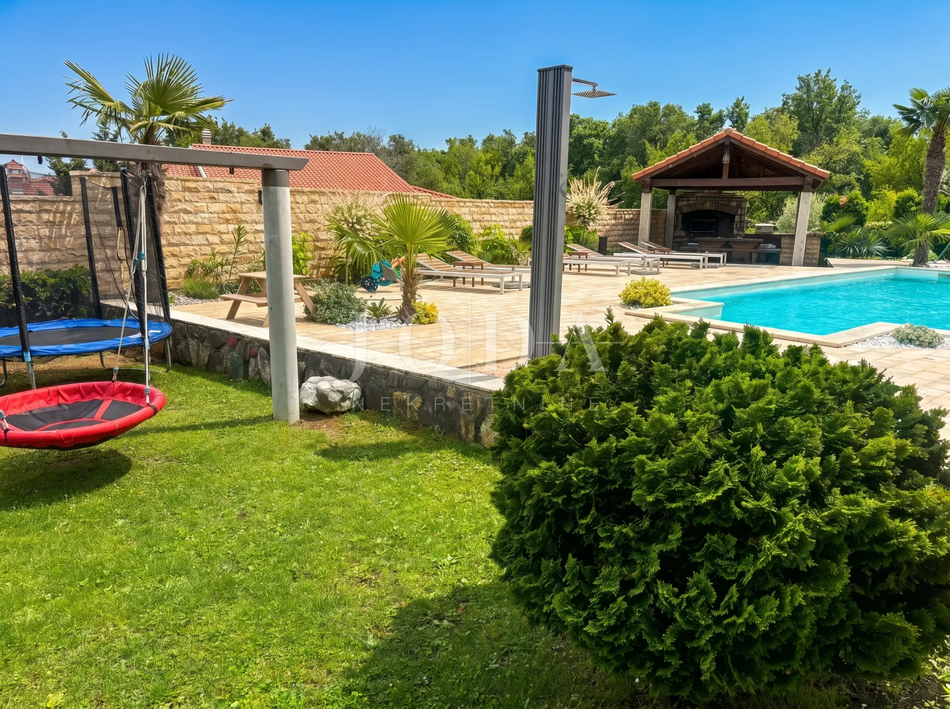 apartmanska vila sa 8 apartmana - slika 4