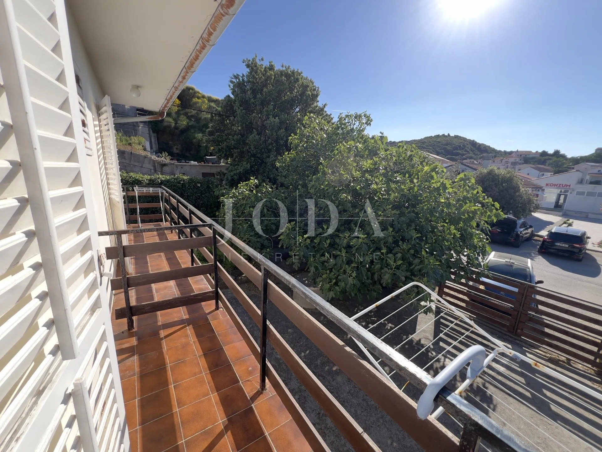 rab – supetarska draga | stan 68,62 m², samo 40 m od mora, veliko dvorište, parking! - slika 5