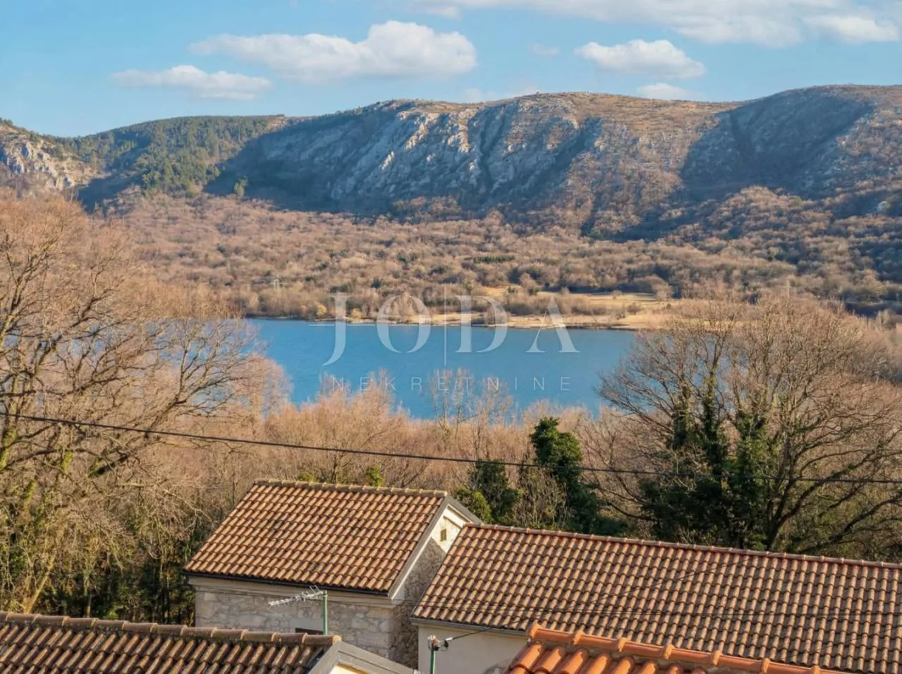 tribalj, autohtona kuća sa pogledom na jezero - slika 2