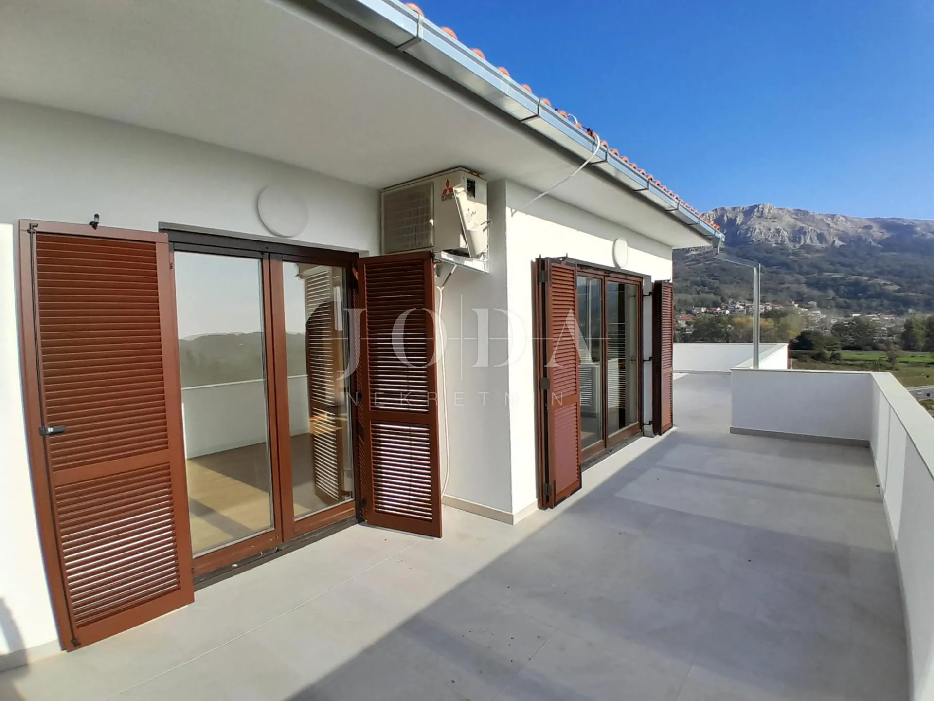 apartman sa bazenom - slika 17