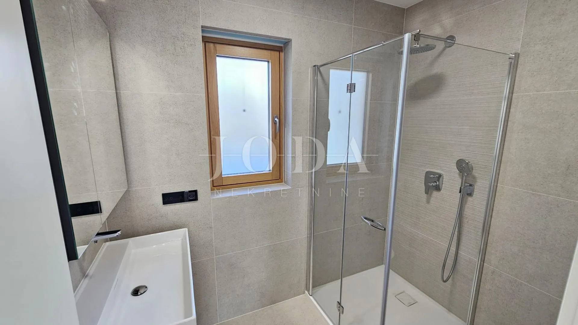 kantrida, luksuzni penthouse s panoramskom terasom i tri garažna mjesta - slika 39