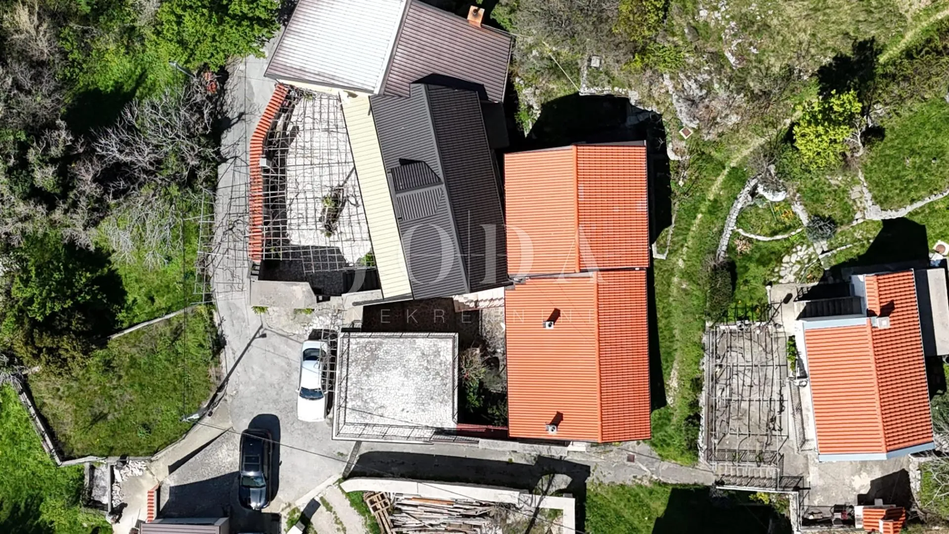 tribalj kuća - slika 14