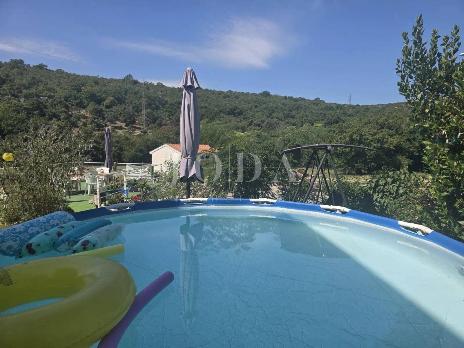 kuća sa 3 stambene jedinice - slika 2