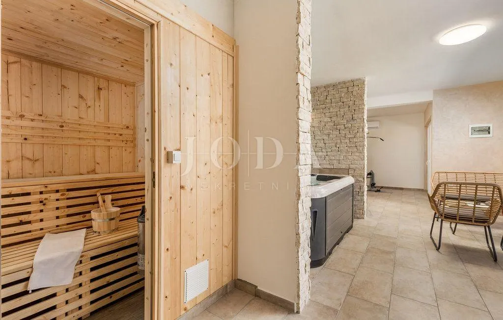 labin, okolica, villa sa bazenom i wellnessom - slika 19