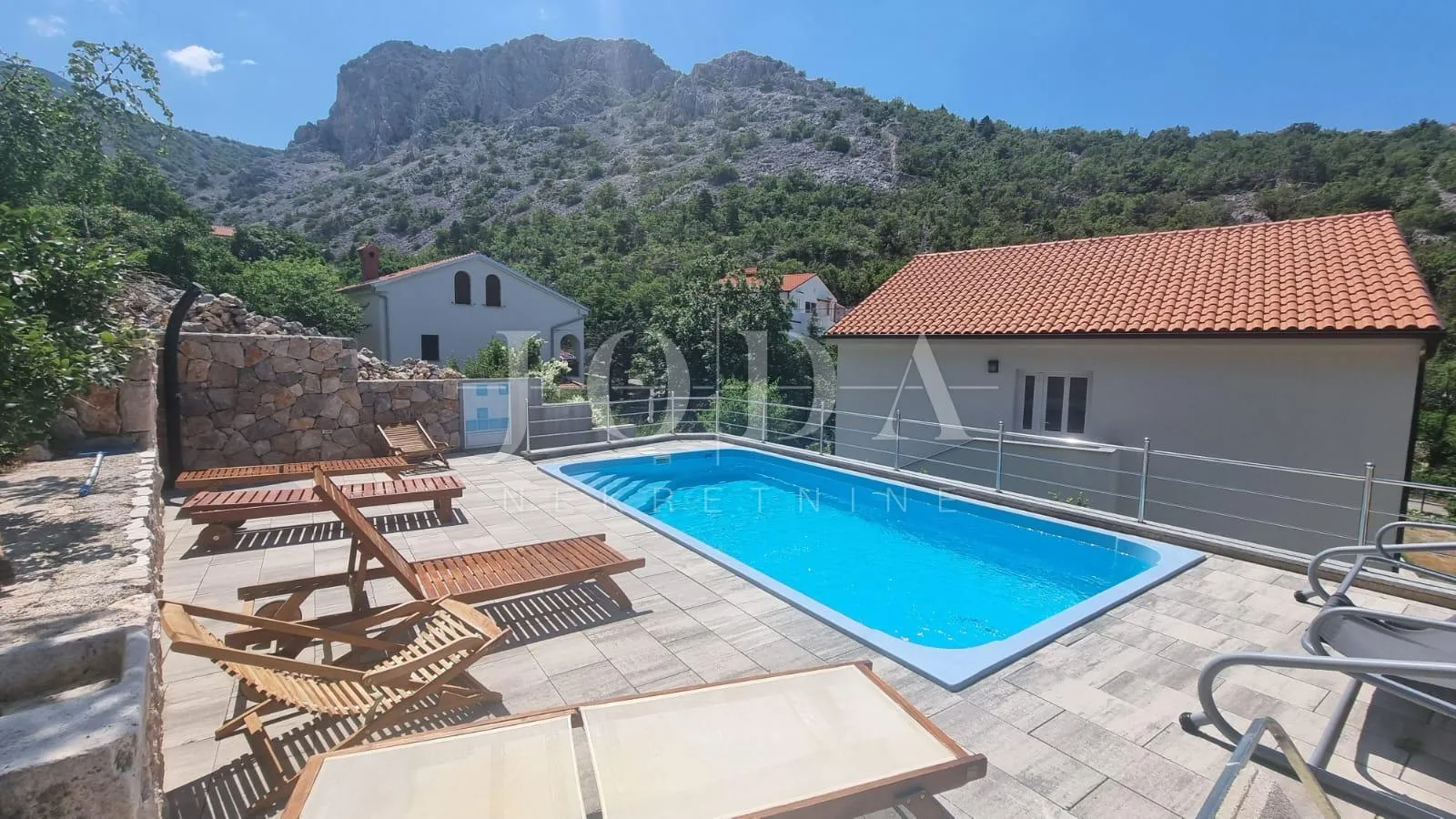 lukovo kuća sa 4 apartmana - slika 7