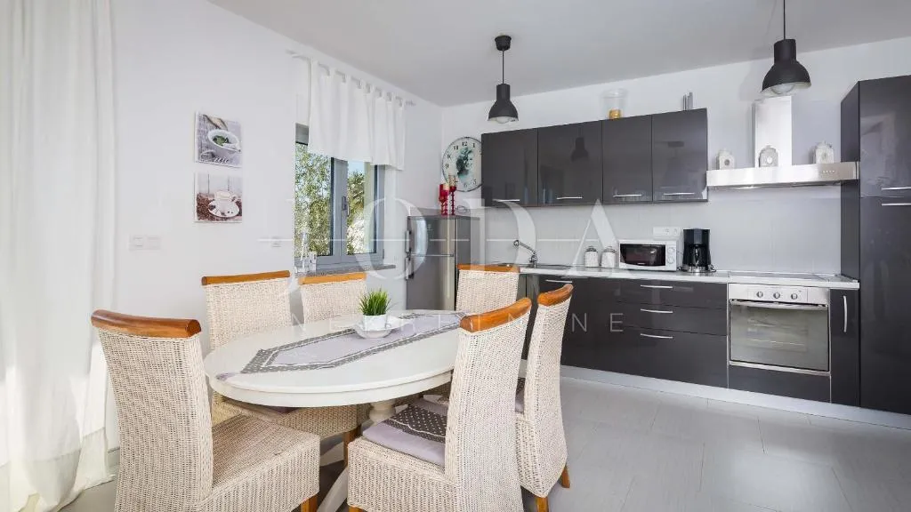 dramalj kuća sa više apartmana - slika 16