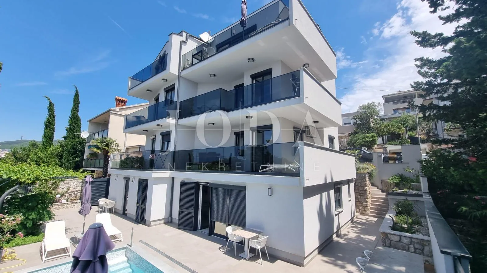 crikvenica, kuća sa osam apartmana - slika 5