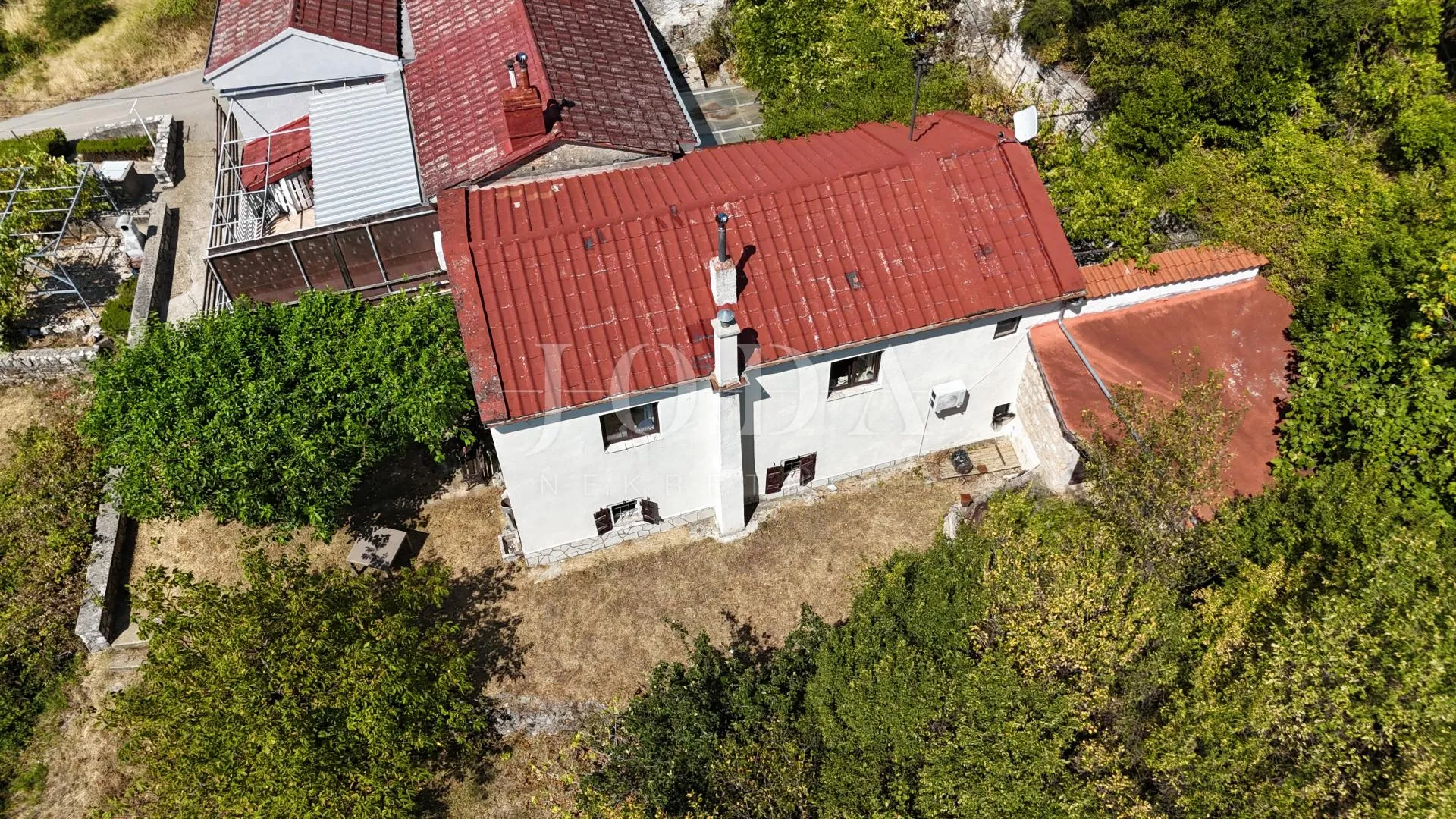 bribir: kamena kuća s pogledom na more i okućnicom - slika 4