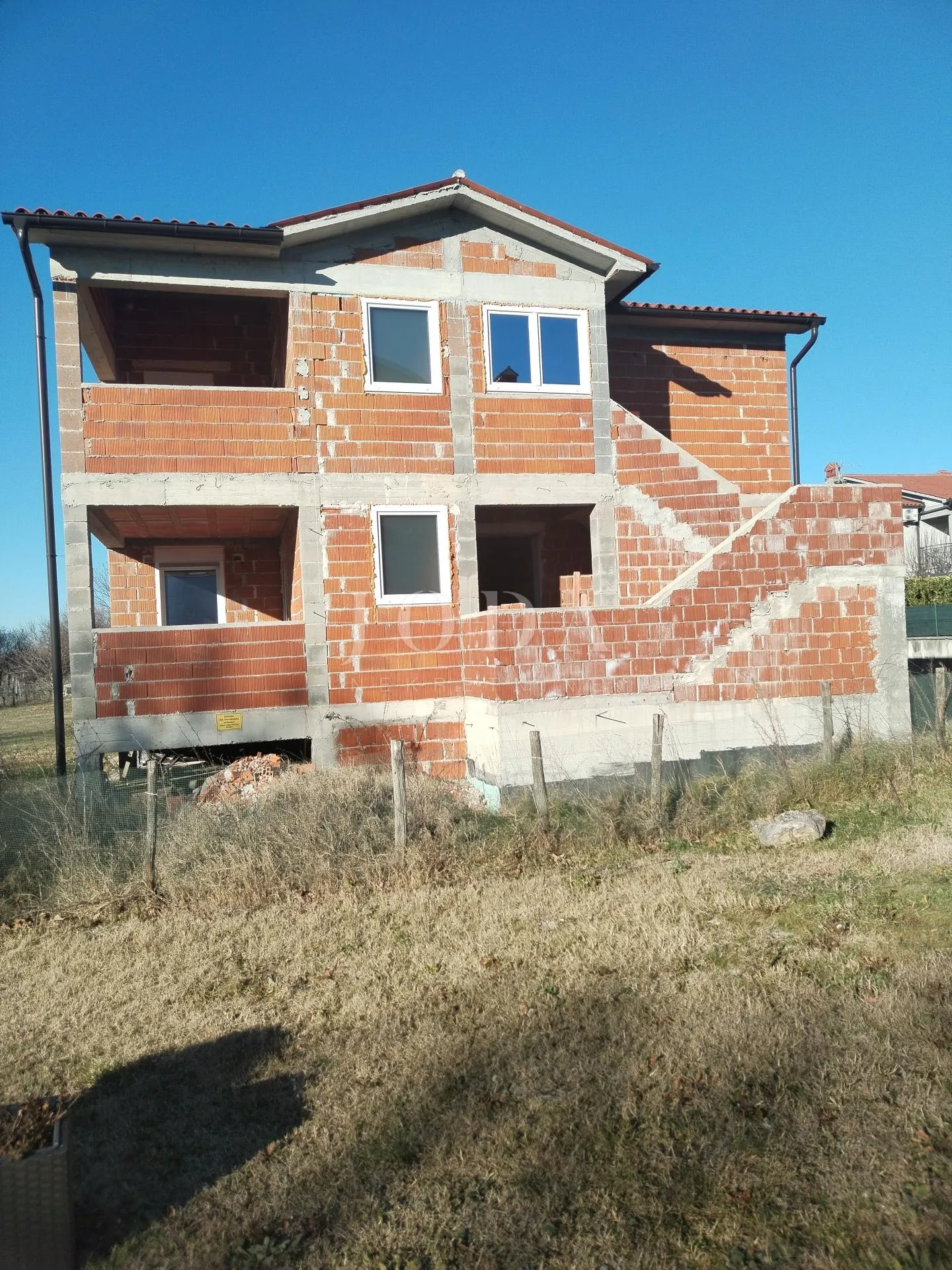 labin, okolica, kuća roh-bau sa bazenom na mirnoj lokaciji - slika 5