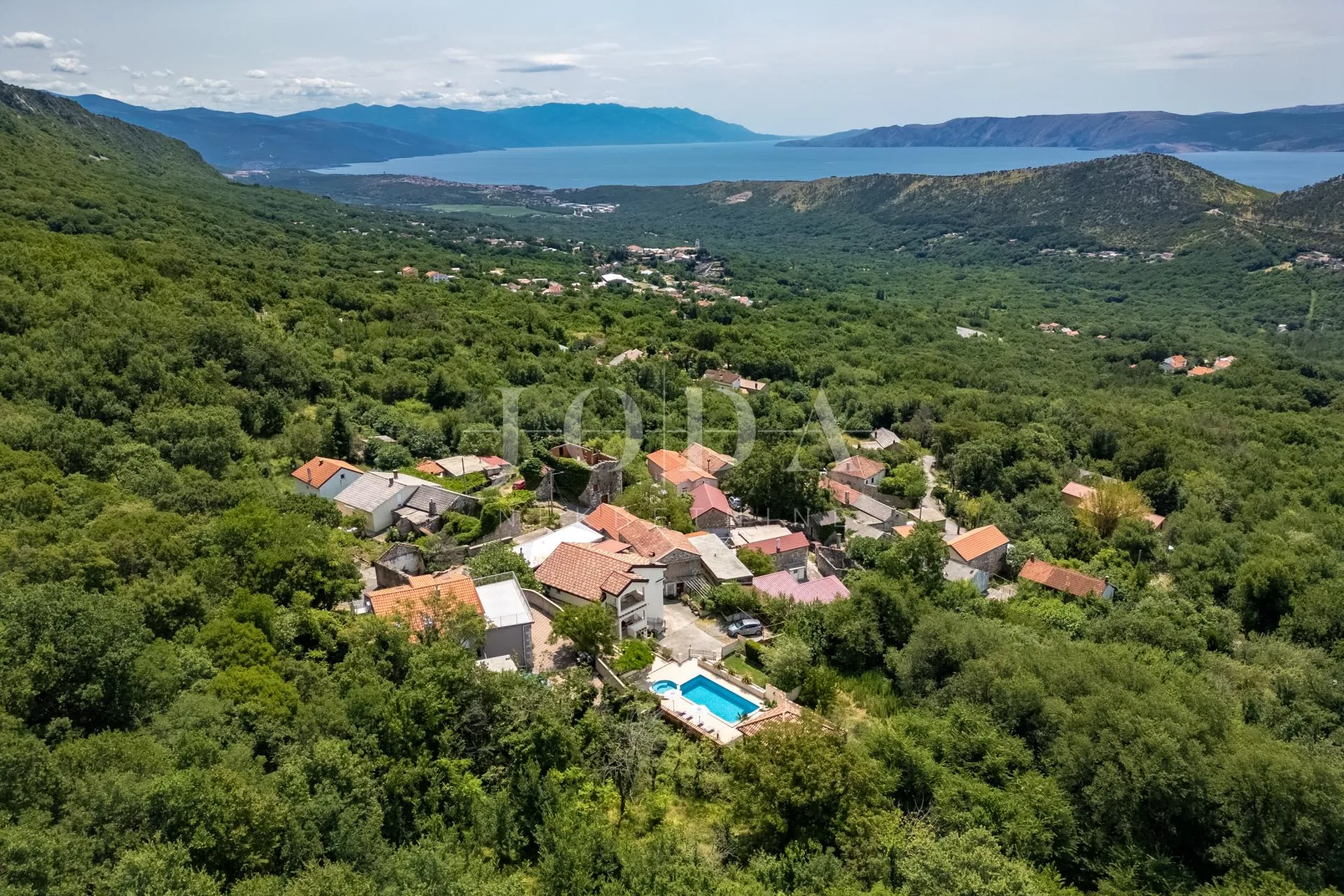 bribir kuća za odmor s bazenom - slika 3