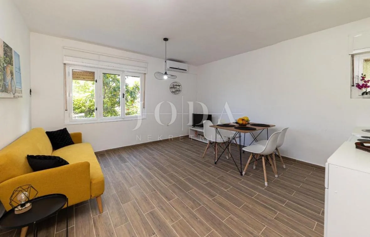prodaju se dvije etaže kuće blizu centra i plaže – idealno za život ili investiciju! - slika 4