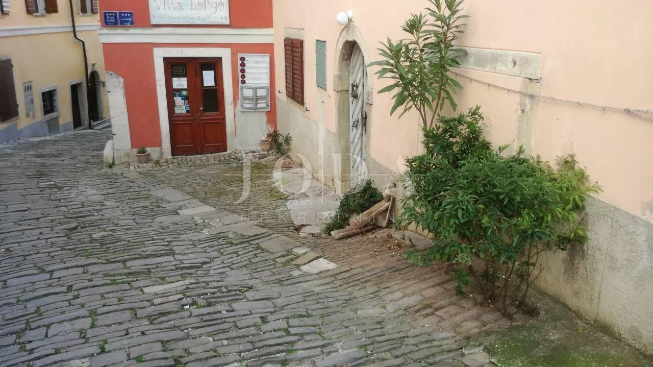 kamena kuća u nizu motovun - slika 13