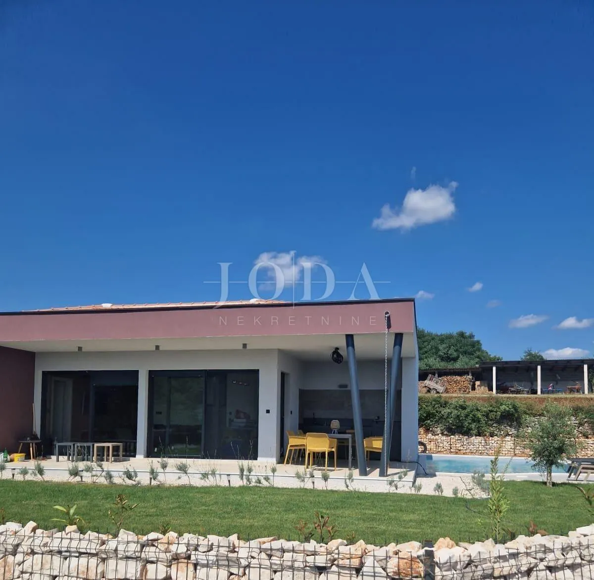 lijepa prizemnica sa bazenom,tinjan okolica - slika 14