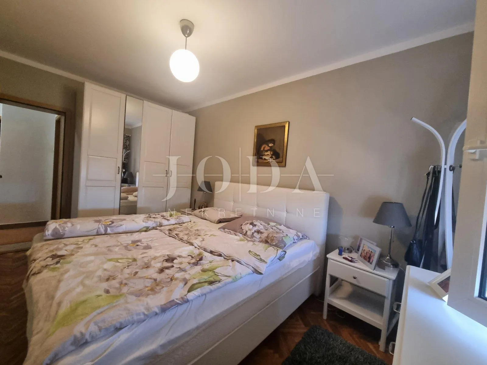 novi vinodolski, kuća sa tri stana i prekrasnim pogledom na more - slika 12