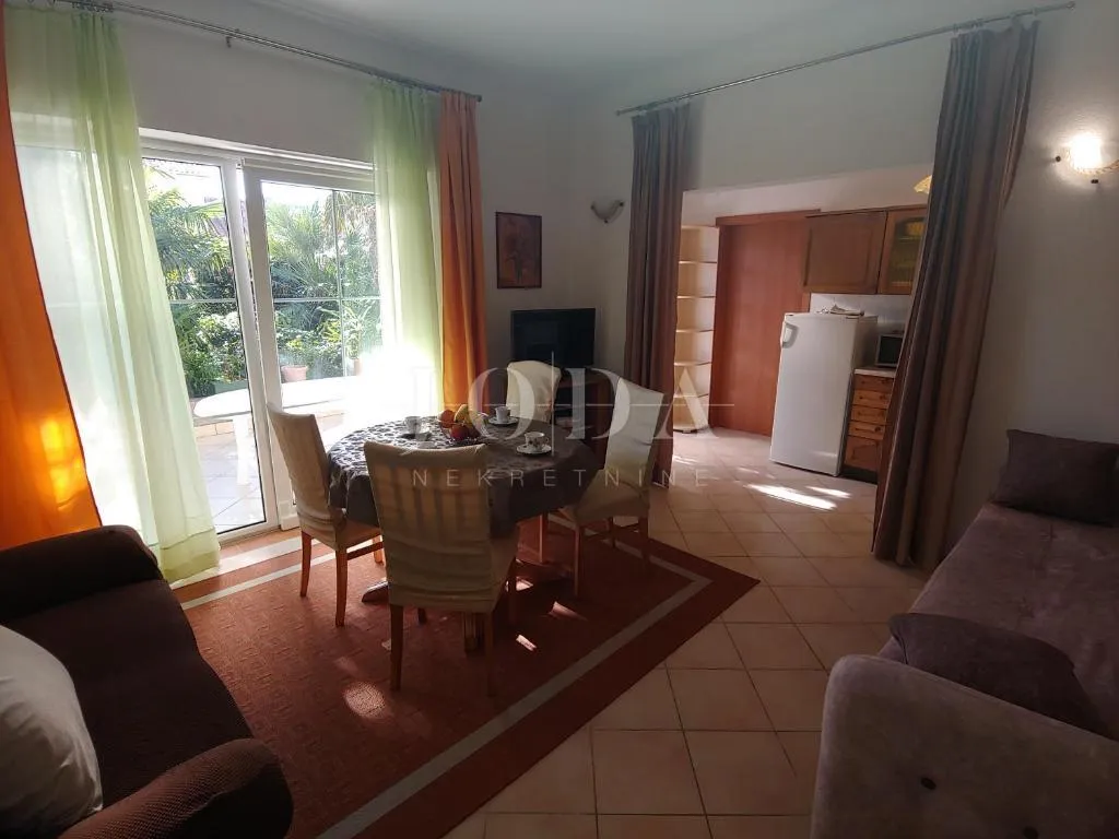 kuća sa 5 apartmana - slika 15