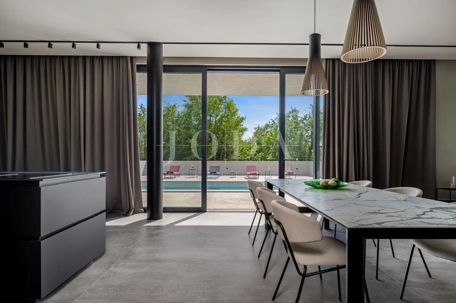 grožnjan, zadivljujuća luksuzna dizajnerska villa - slika 32