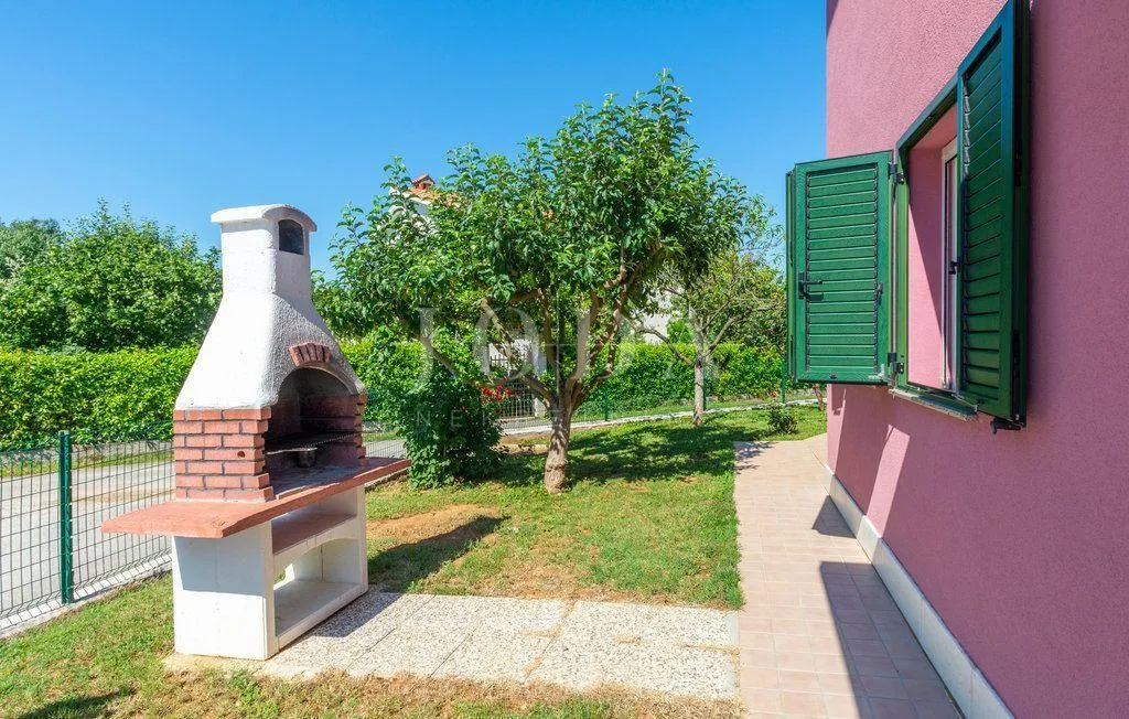 labin, okolica, komforna kuća sa bazenom i pomoćnim objektom - slika 7