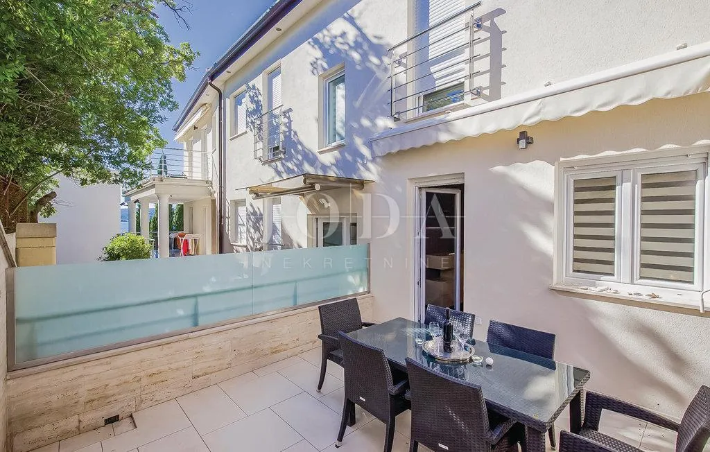 crikvenica, apartman 20 metara od mora sa unutarnjim bazenom - slika 13