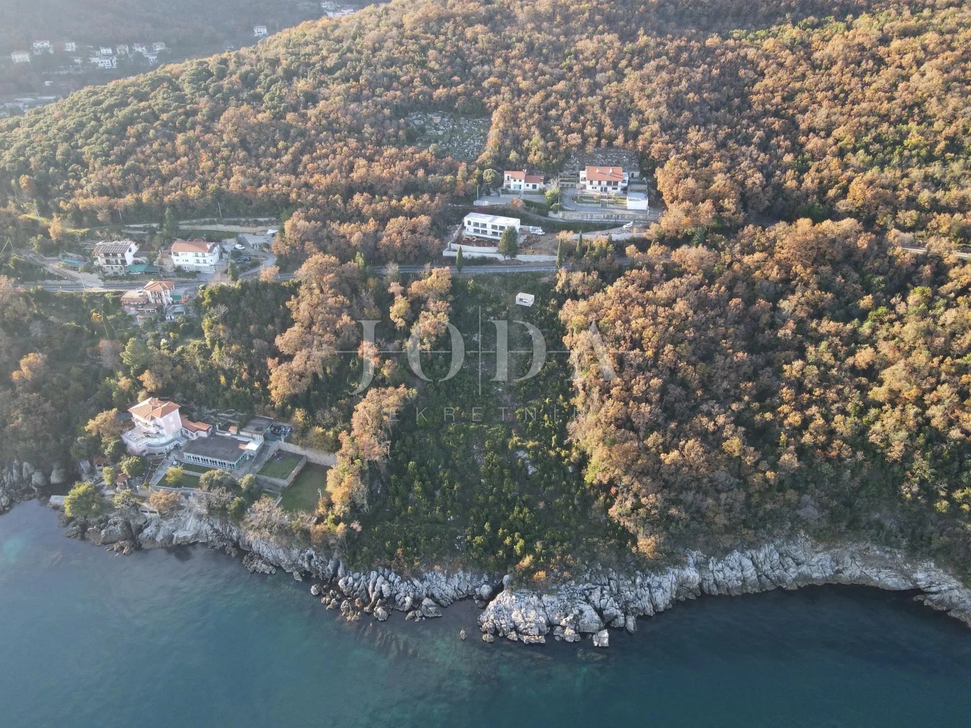 mošćenička draga luksuzna novogradnja s dvije vile, bazenima i wellnessom - slika 5