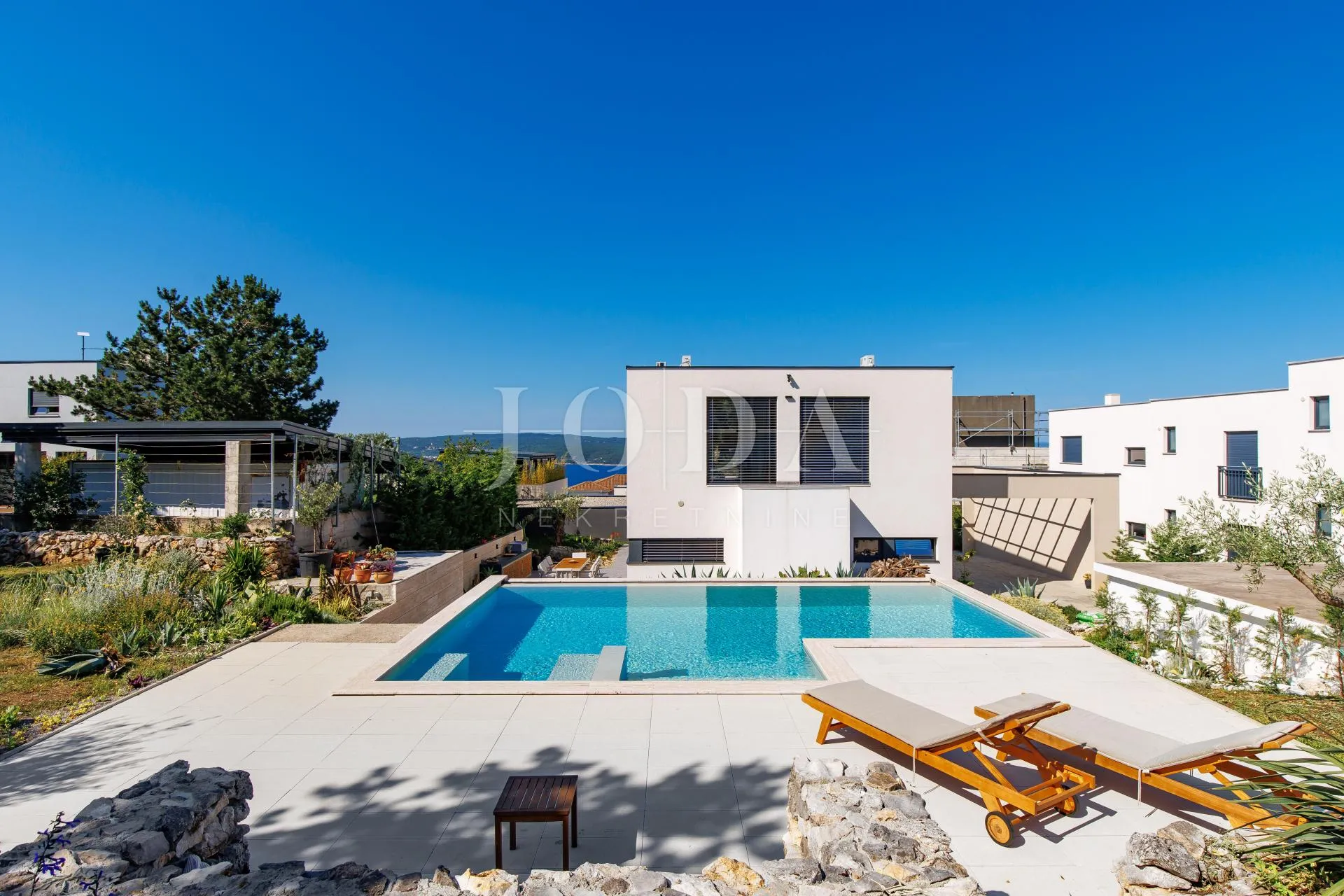 crikvenica- moderna kuća na velikoj okućnici - slika 27