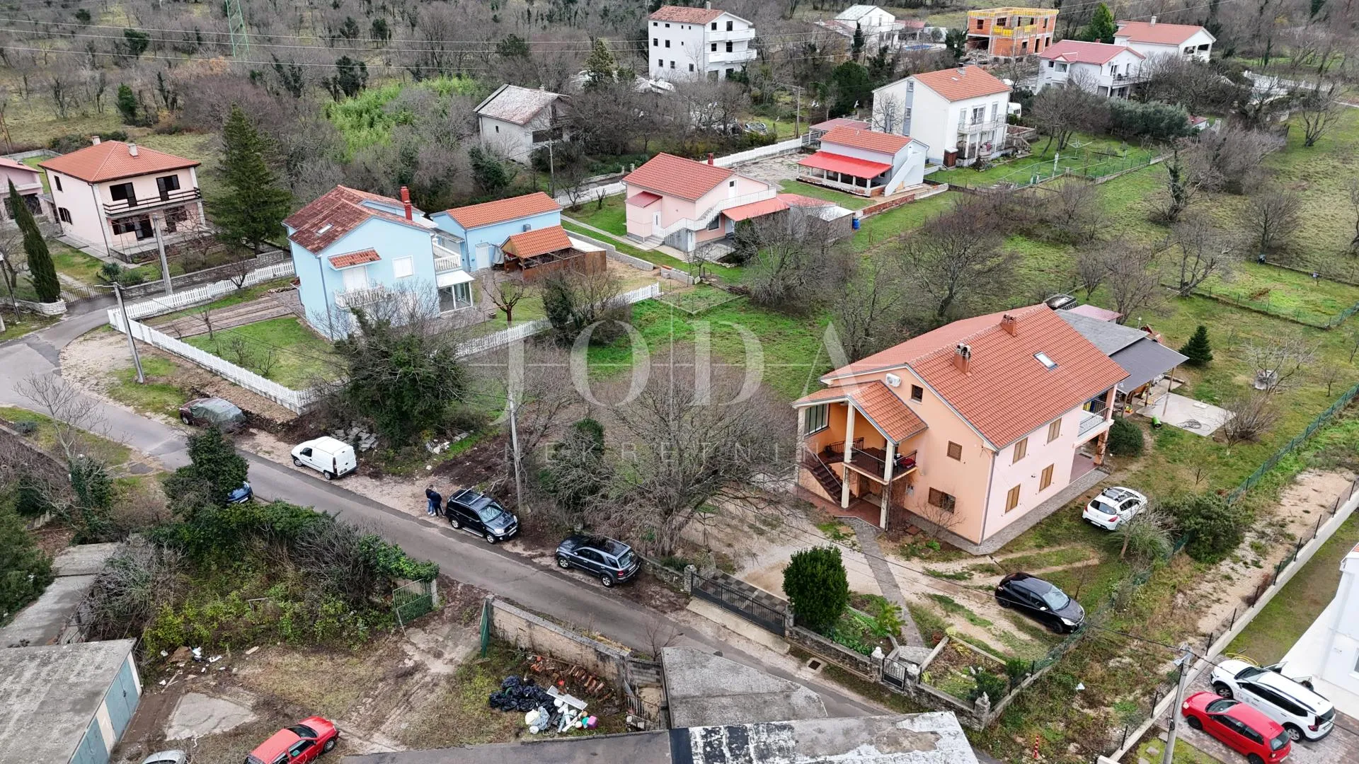 tribalj – građevinsko zemljište u centru, ravan teren, infrastruktura na parceli - slika 10