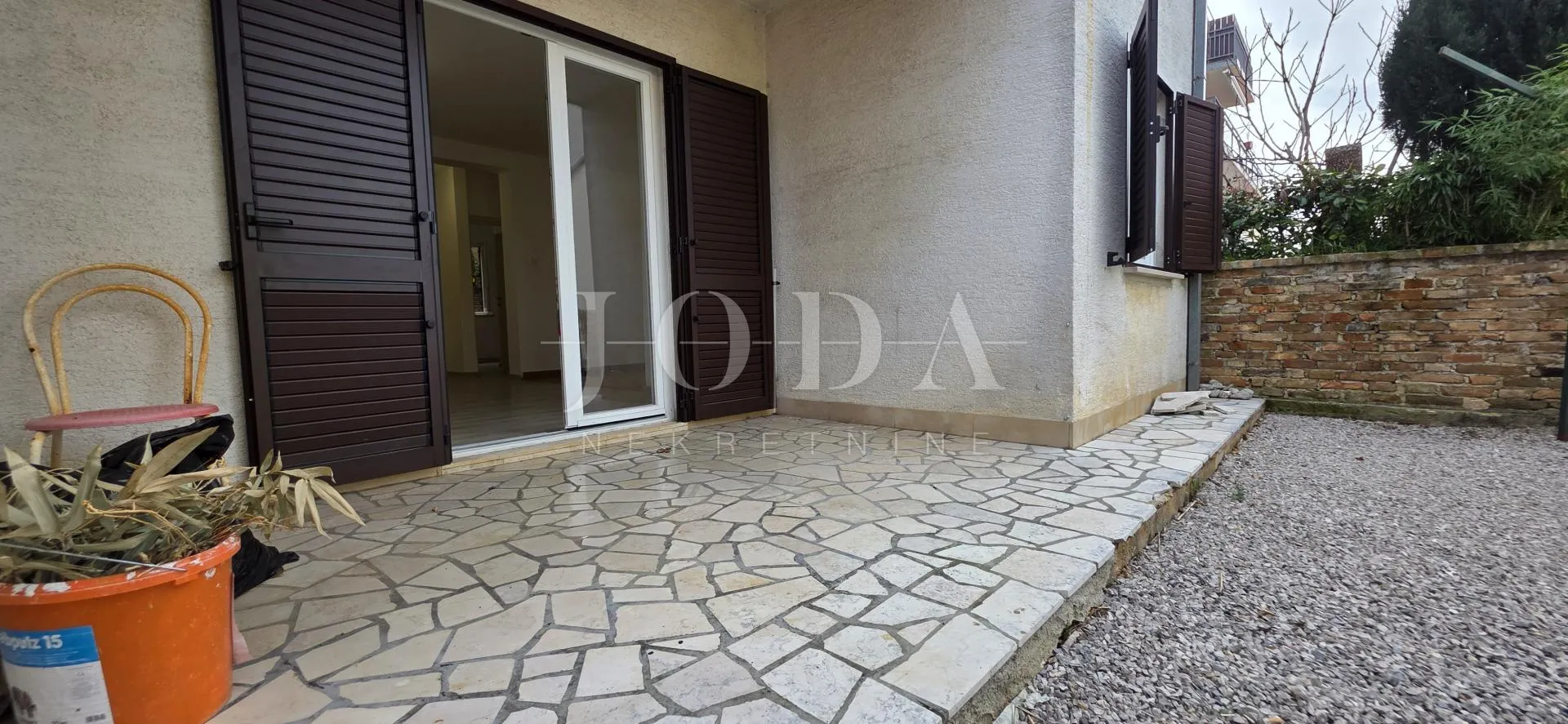 renoviran trosoban stan s dvorištem i pogledom na more – crikvenica, 52 m² - slika 3