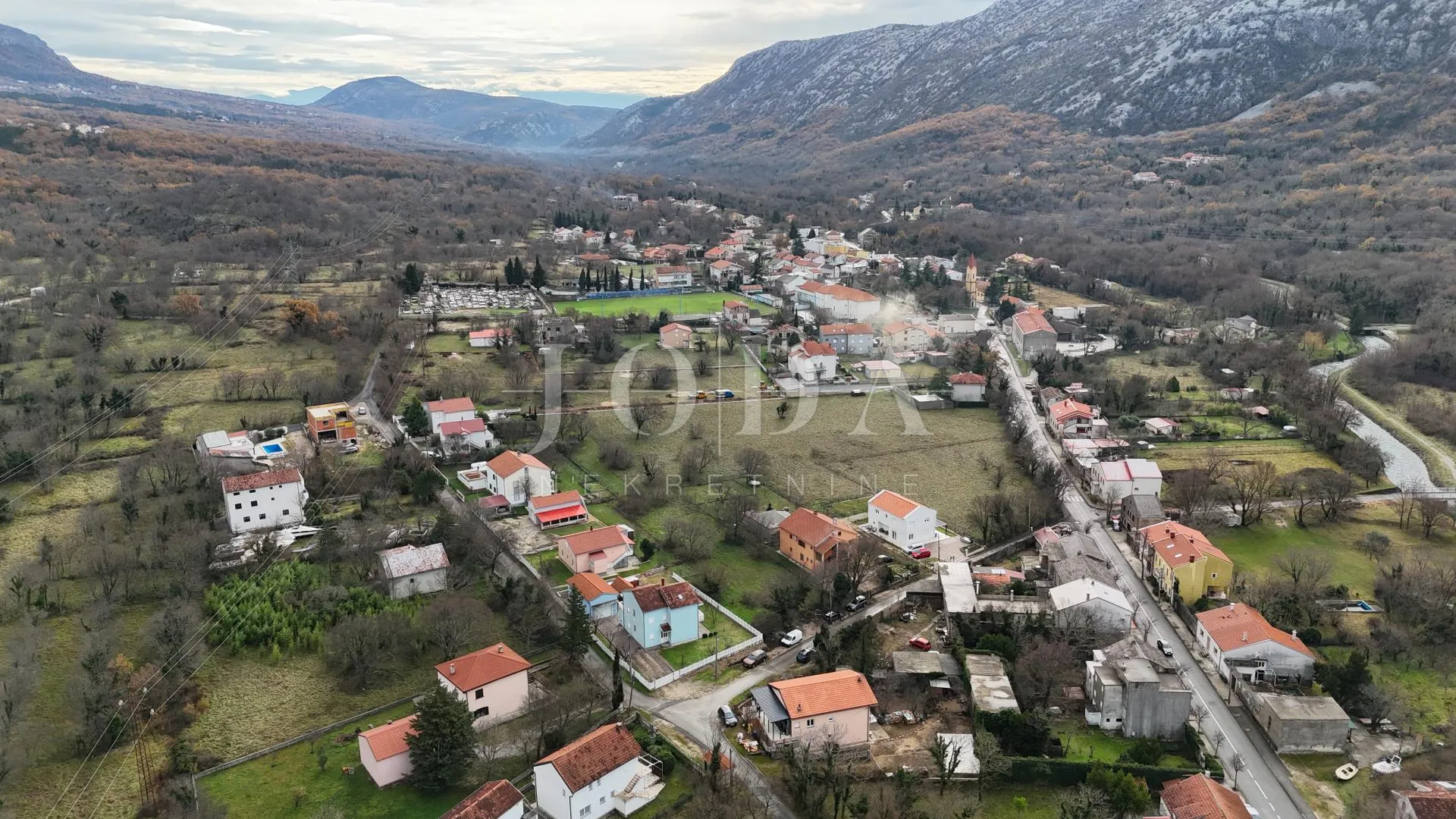 tribalj – građevinsko zemljište u centru, ravan teren, infrastruktura na parceli - slika 6