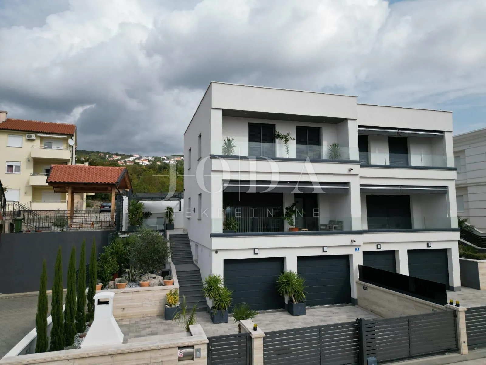 crikvenica dvojna kuća sa bazenom - slika 11