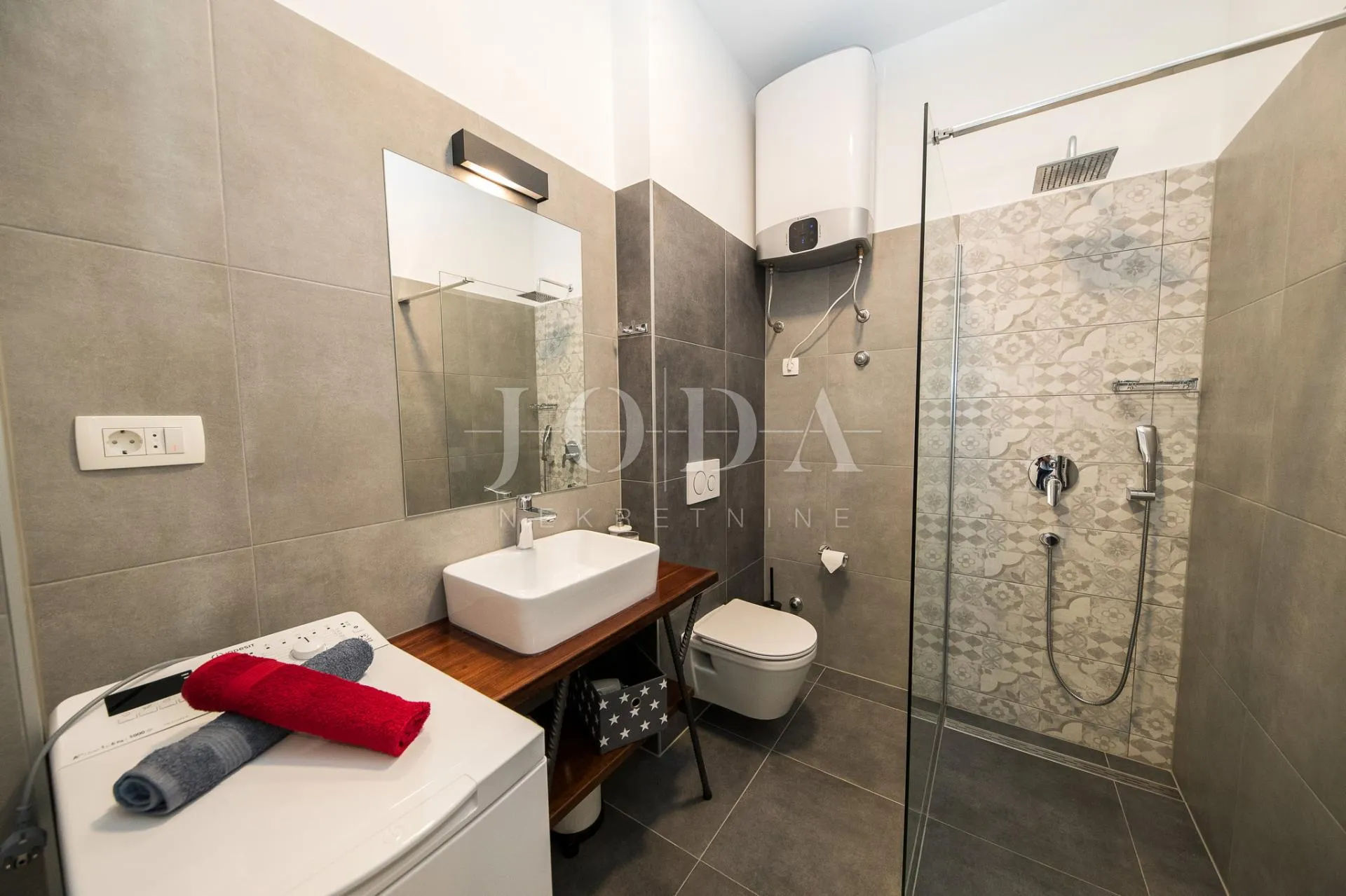crni mol penthaus dva apartmana - slika 9