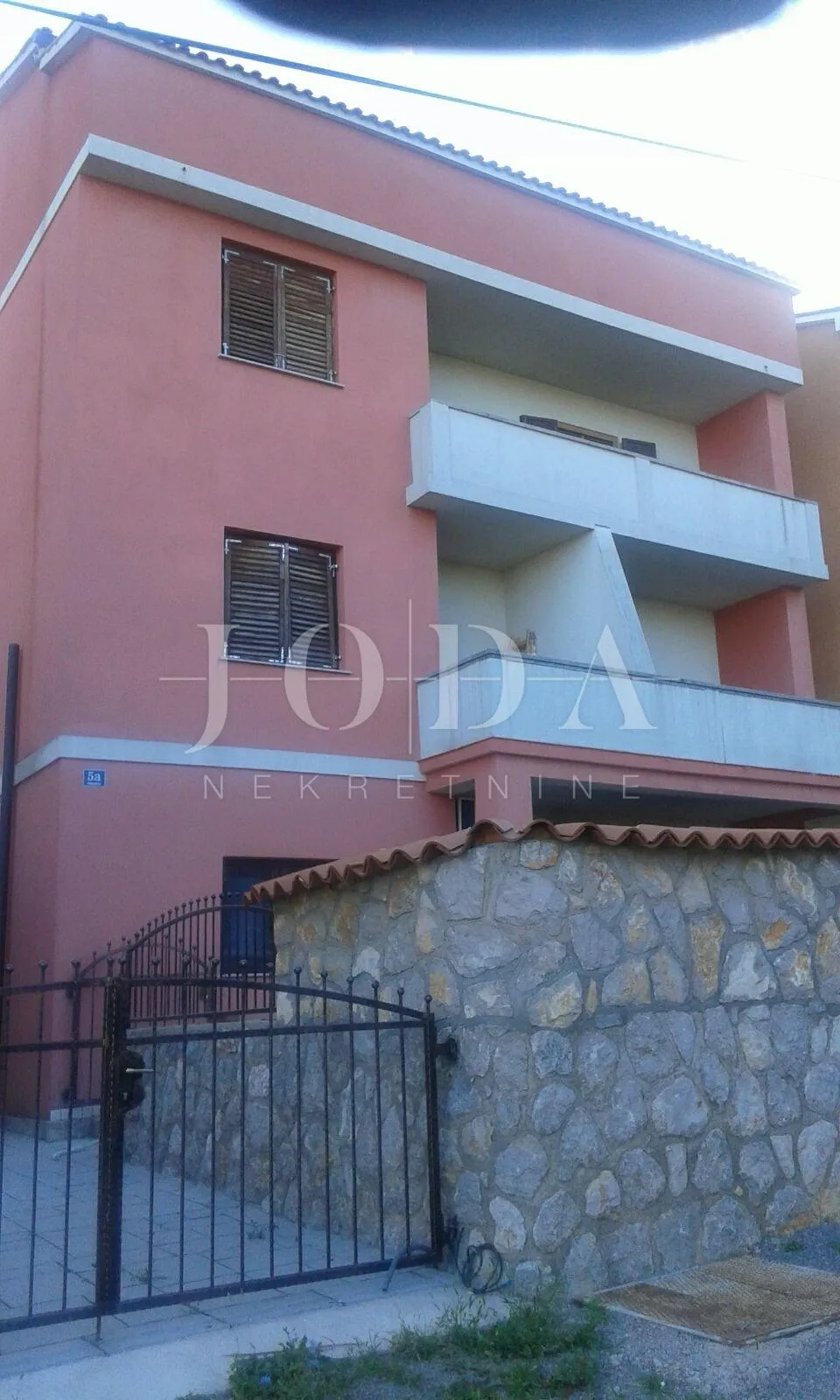 kraljevica, oštro, kuća s apartmanima i bazenom! - slika 6