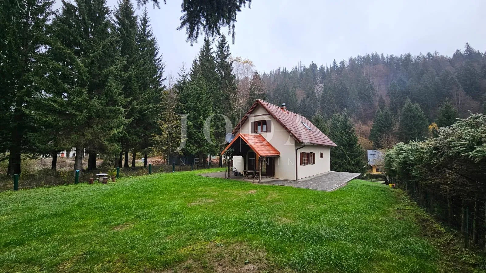 bjelolasica kuća na prodaju - slika 12