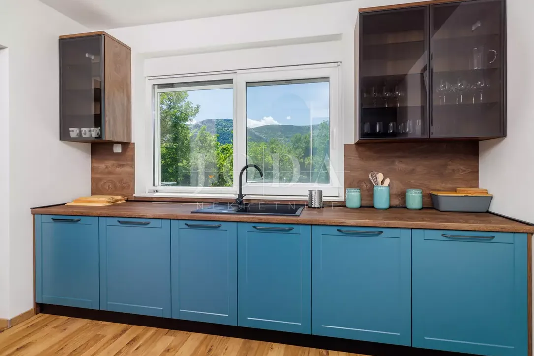 tribalj kuća 600m2 sa bazenom - slika 18