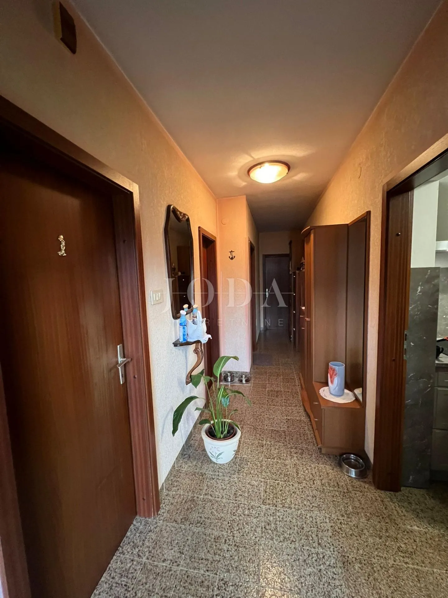 bribir, kuća sa prostranom okućnicom - slika 6