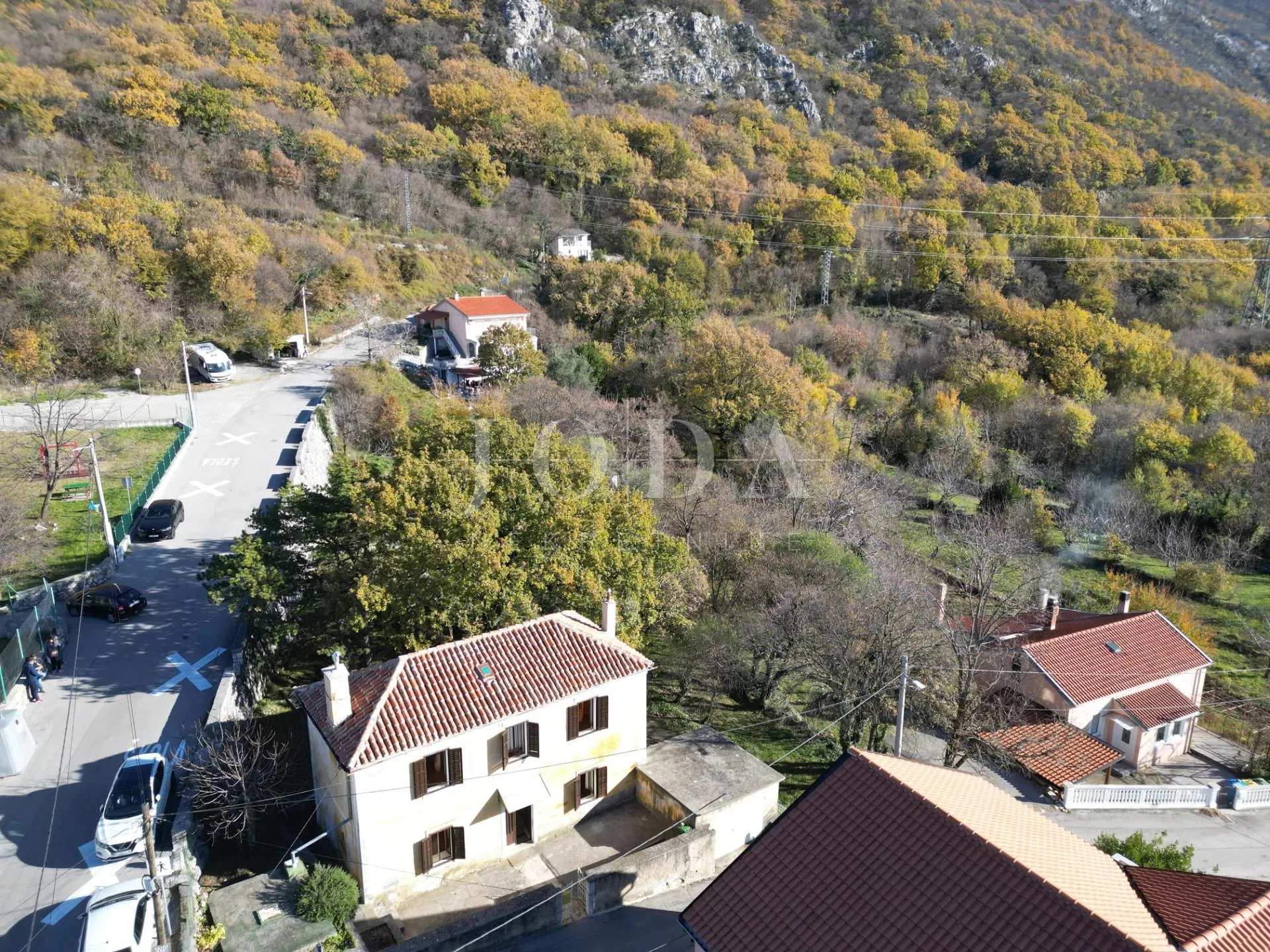 križišće primorska kuća sa velikom okućnicom - slika 3