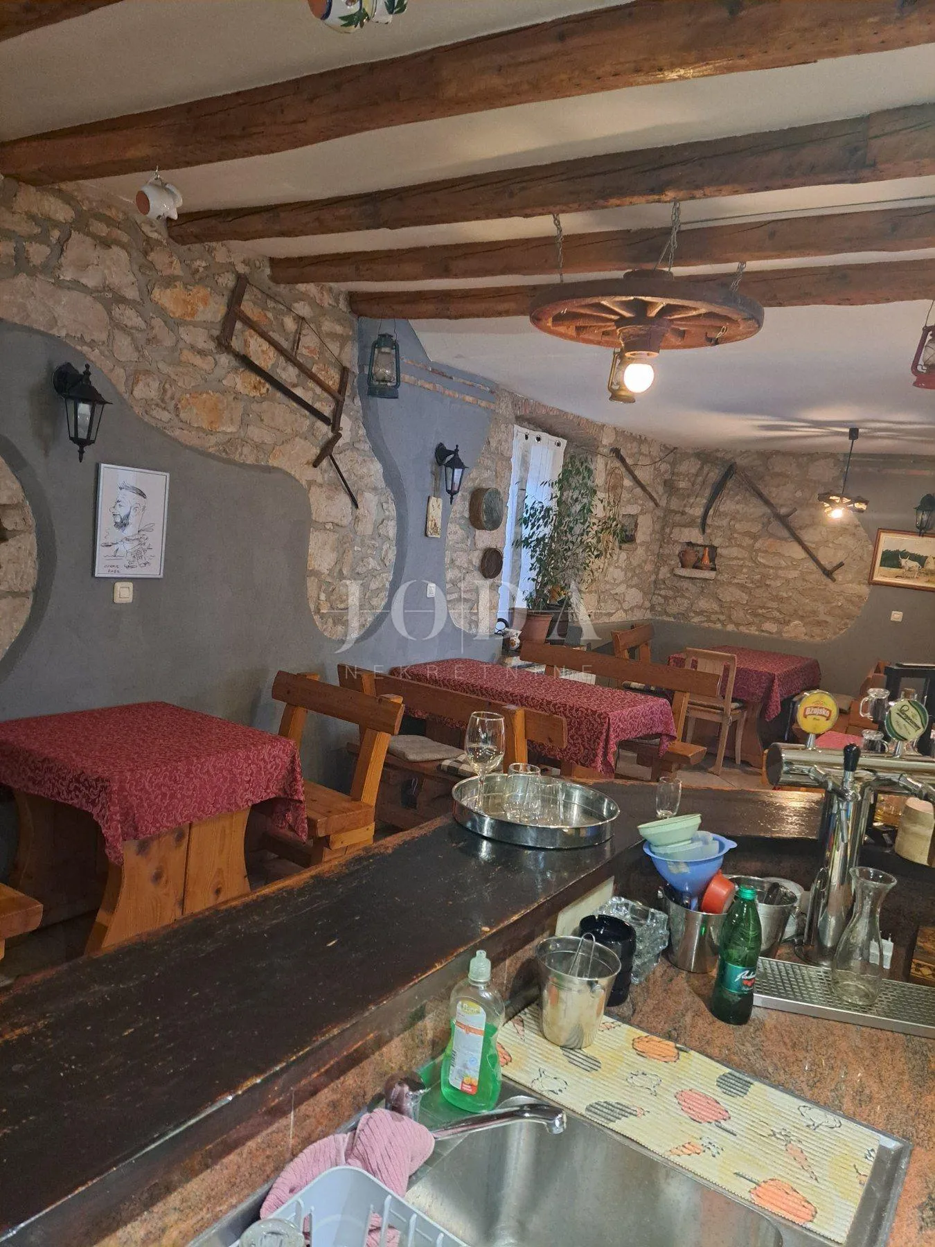 opremljena konoba sa stanom i terasom,brtonigla - slika 3