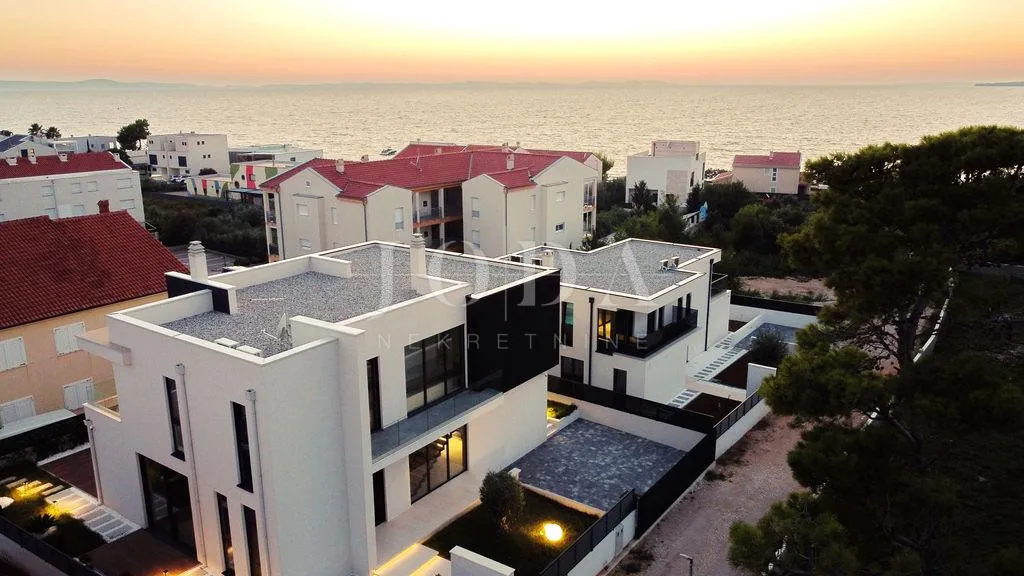 zadar, okolica, moderna vila blizu mora - slika 2