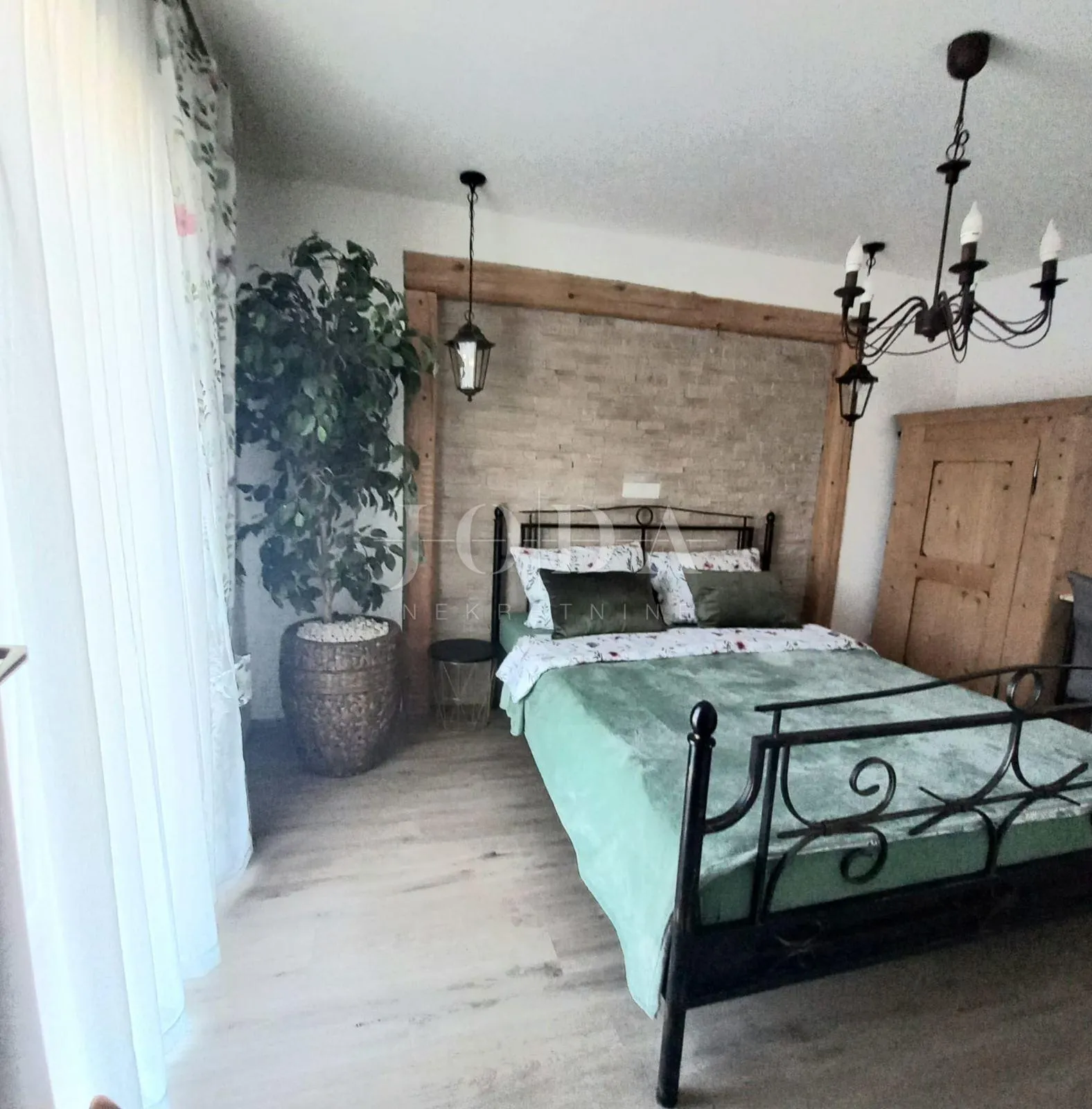 bribir, apartmanska kuća sa bazeom na prostranoj okućnici - slika 6
