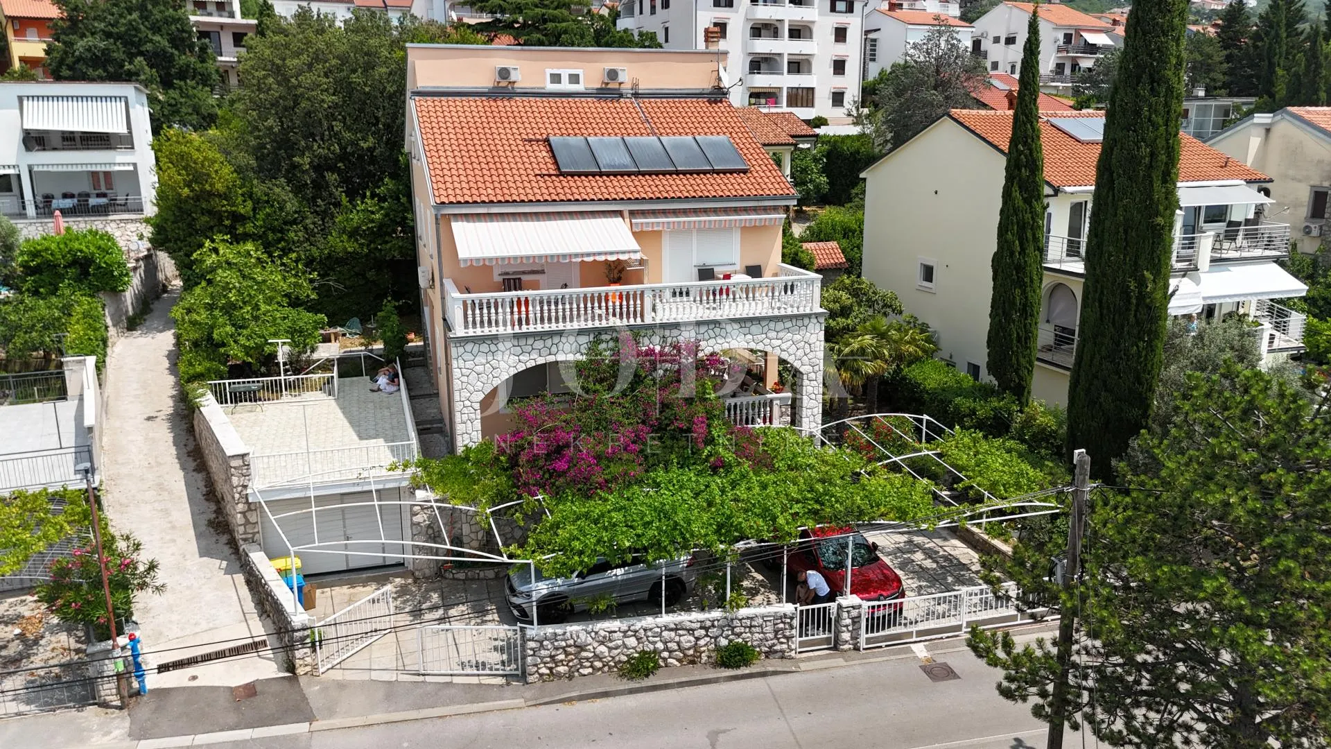 prostrana kuća s 5 apartmana, 100 m od mora – idealna za turizam! - slika 14