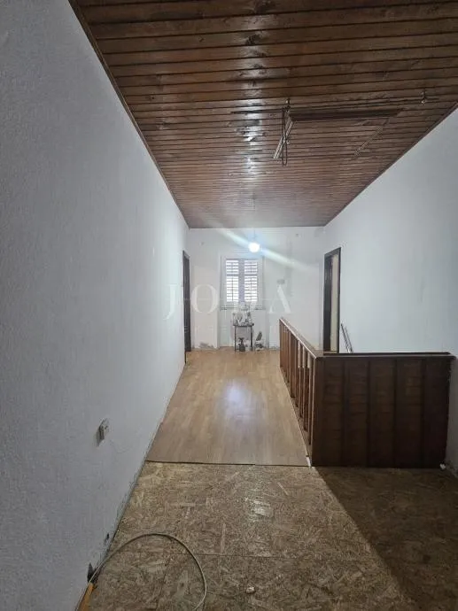 obiteljska kuća sa 2 objekta i šternom,barban okolica - slika 5