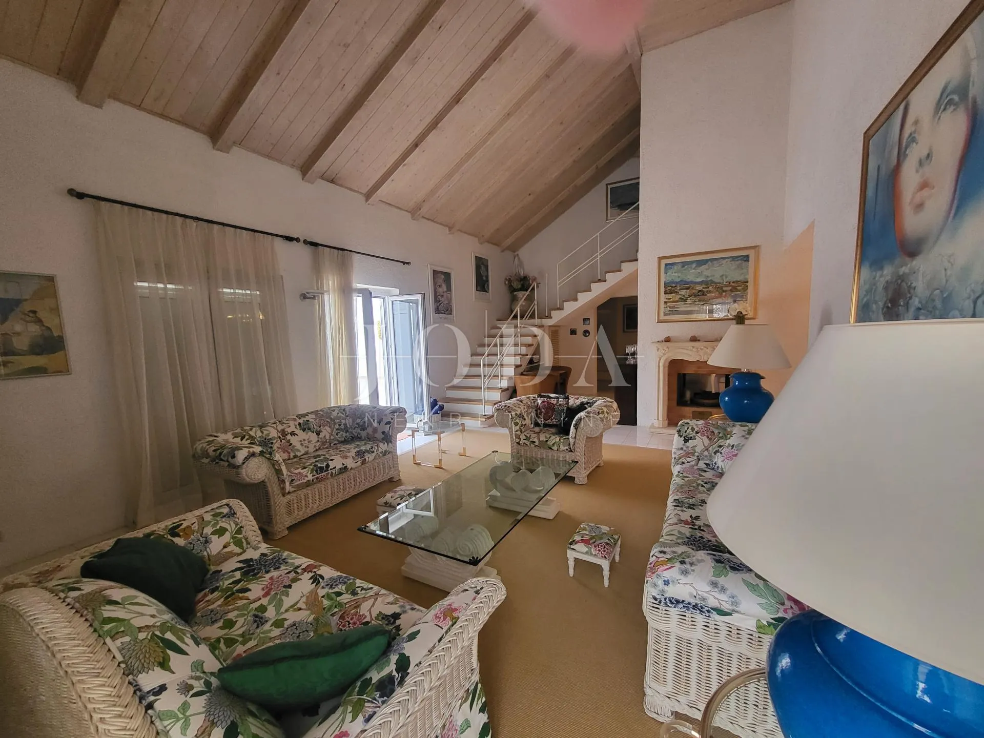 2 vile s bazenom + poslovni prostor na jednoj parceli od 2.700 m2 - slika 28