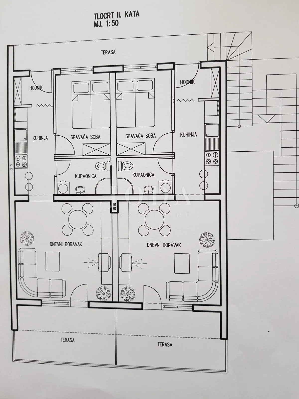 etaža sa dva stana 200m od mora - slika 11