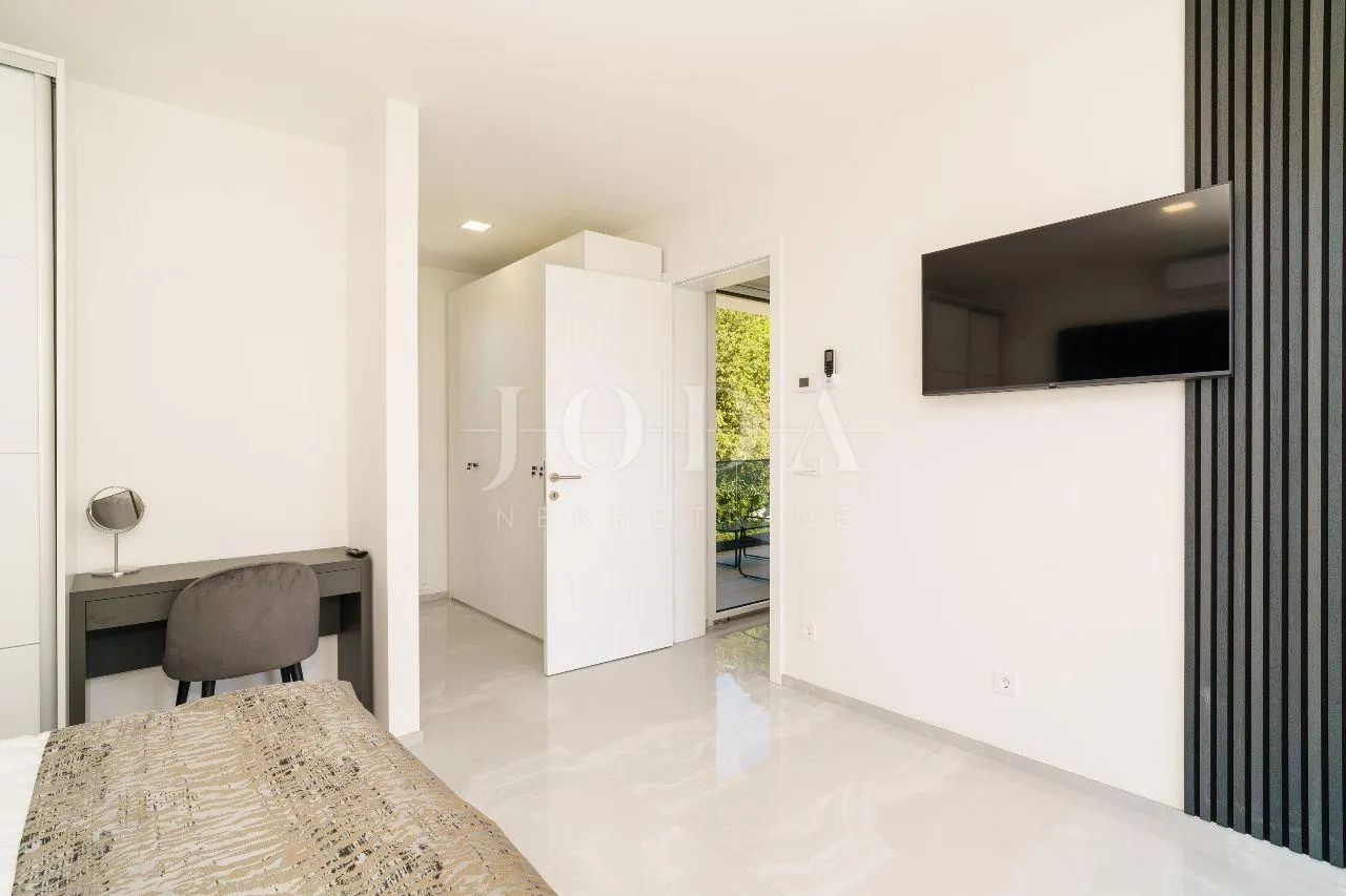 bribir moderna villa s bazenom i pogledom na more - slika 24