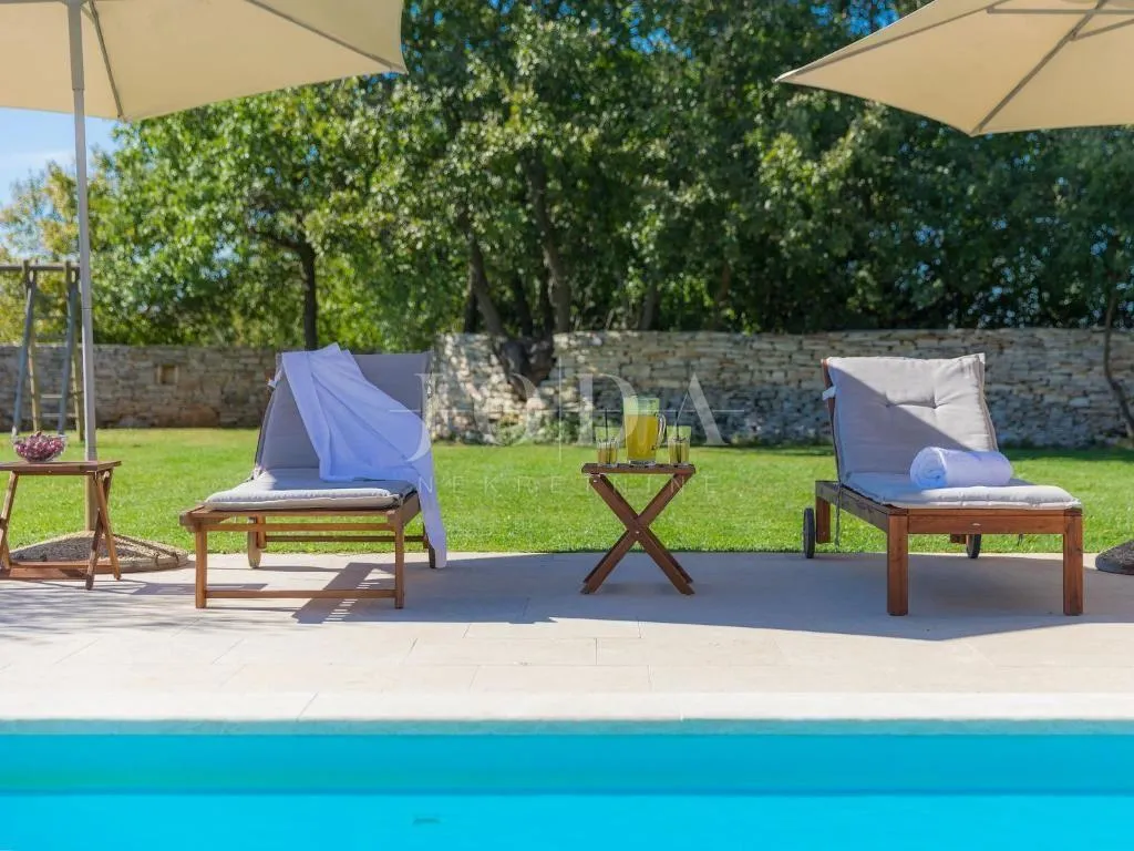 svetvinčenat, okolica, prekrasna villa sa bazenom - slika 11