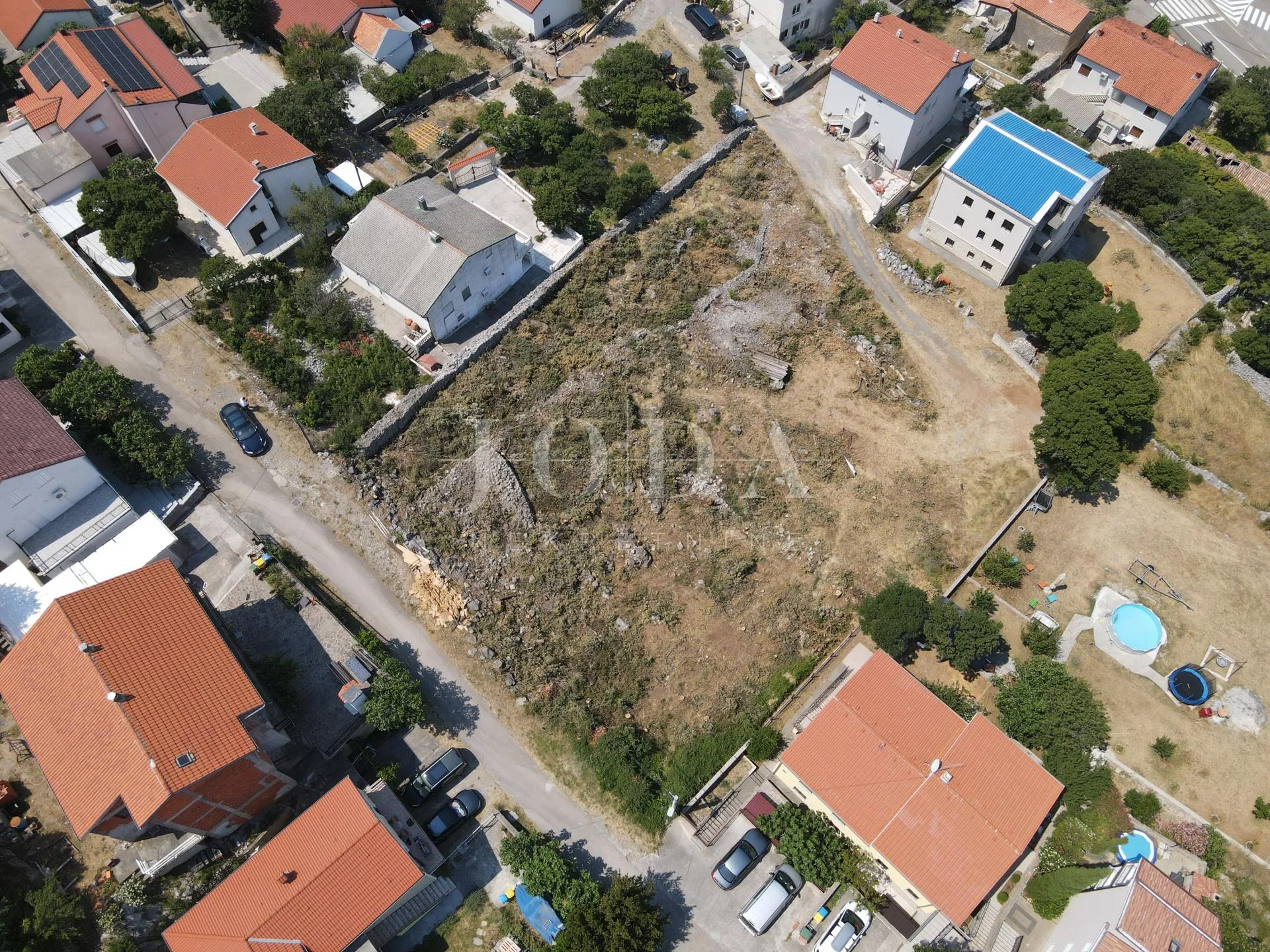 zemljište sa građevinskom dozvolom za 20 stanova - slika 9